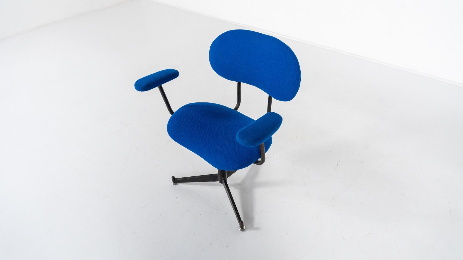 Metal Mid-Century Modern Bleu Swivel Desk Chair For Sale