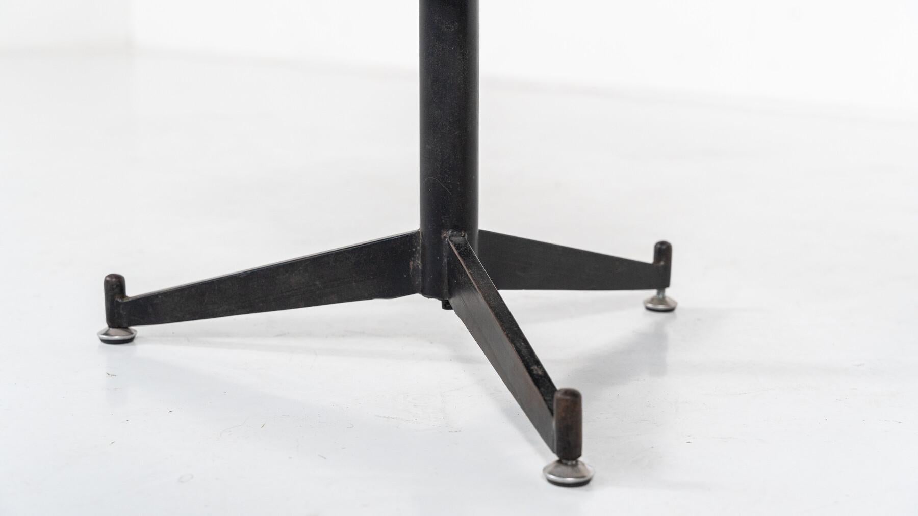 Mid-Century Modern Bleu Schreibtisch-Drehstuhl im Angebot 1