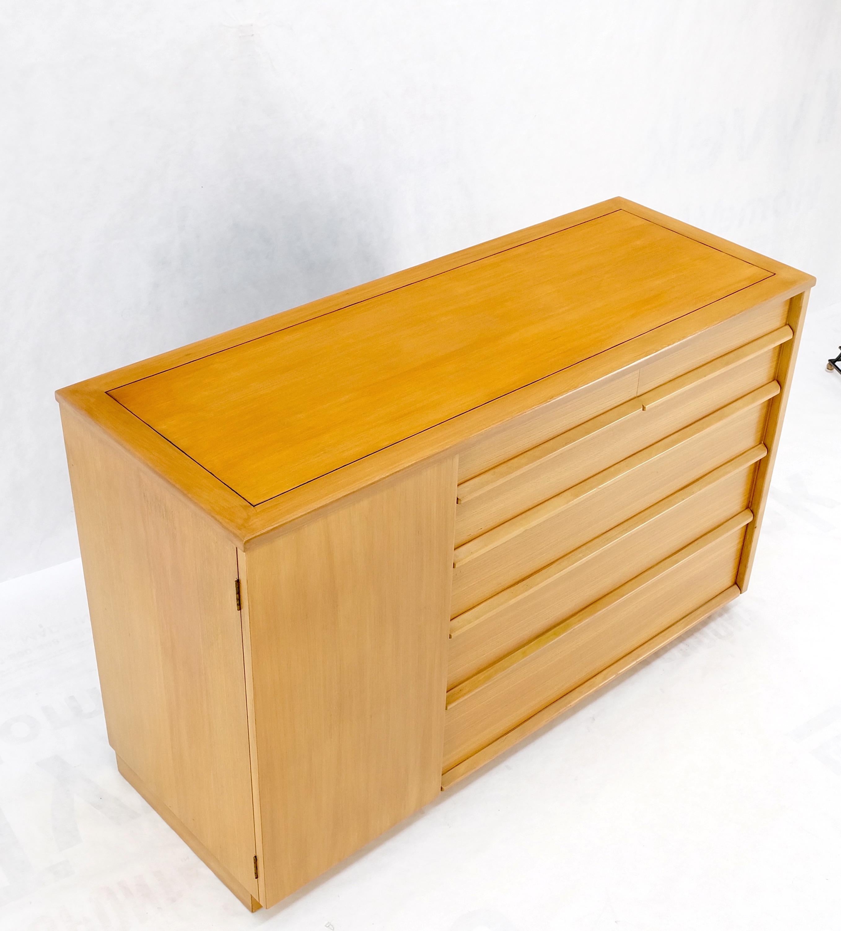 Mid-Century Modern Blond Birch 6 Drawers One Door Compartment Dresser Credenza  For Sale 8