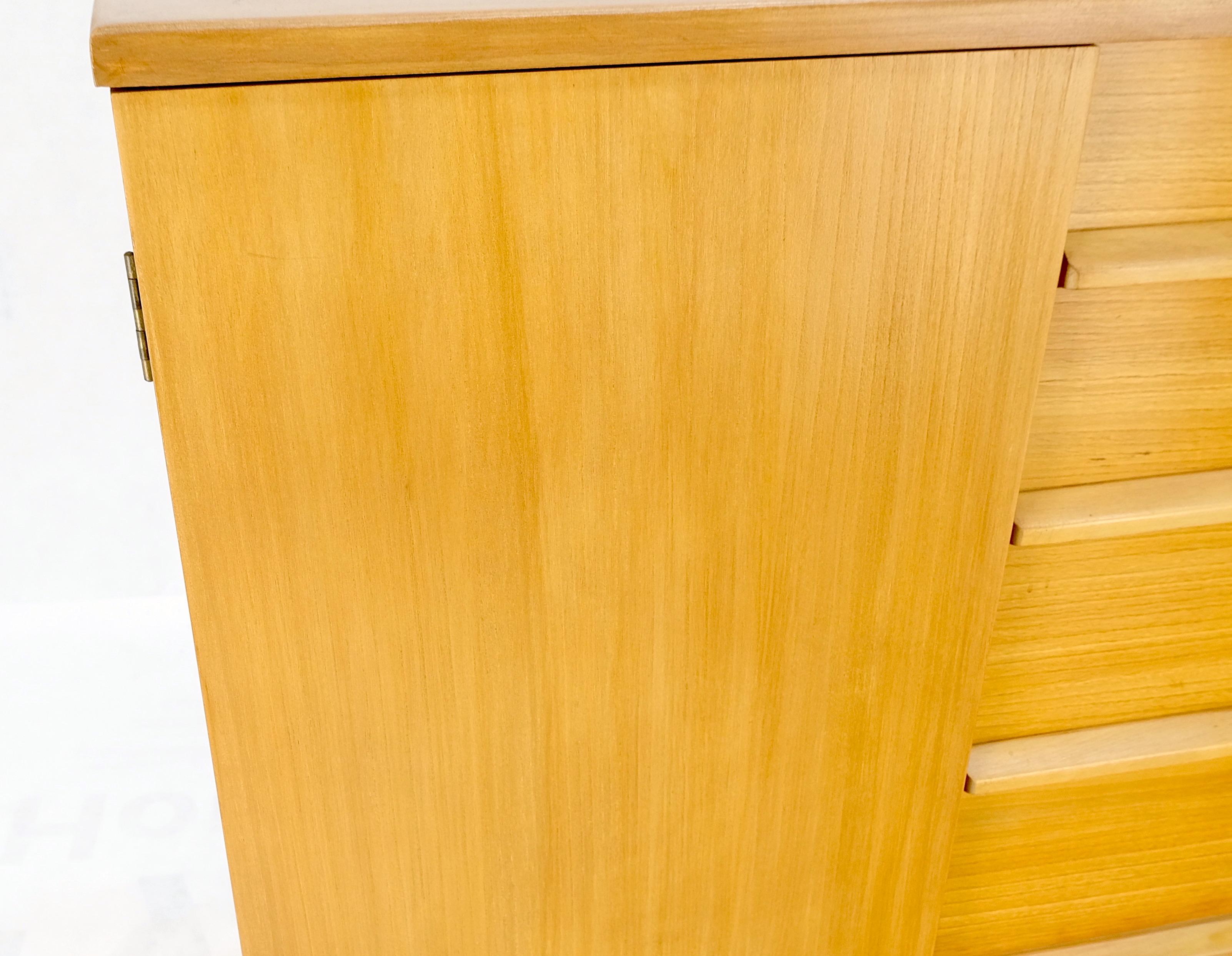 Mid-Century Modern Blond Birch 6 Drawers One Door Compartment Dresser Credenza  For Sale 3