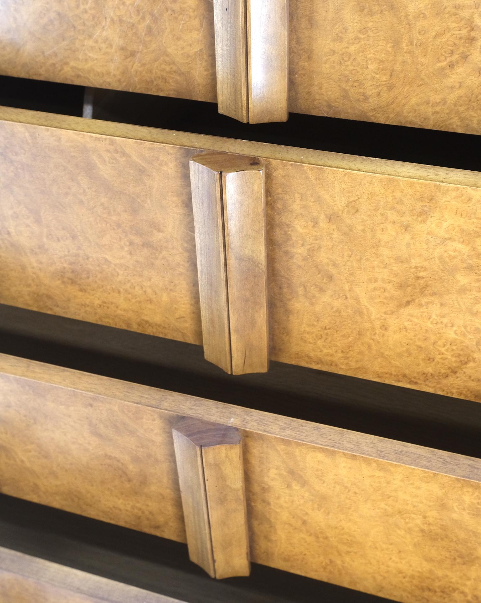 Érable Commode haute à 6 tiroirs en bois de ronce blond clair, moderne du milieu du siècle dernier, Mint ! en vente
