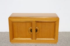 Meuble buffet blond moderne du milieu du siècle Attribué à Paul Laszlo