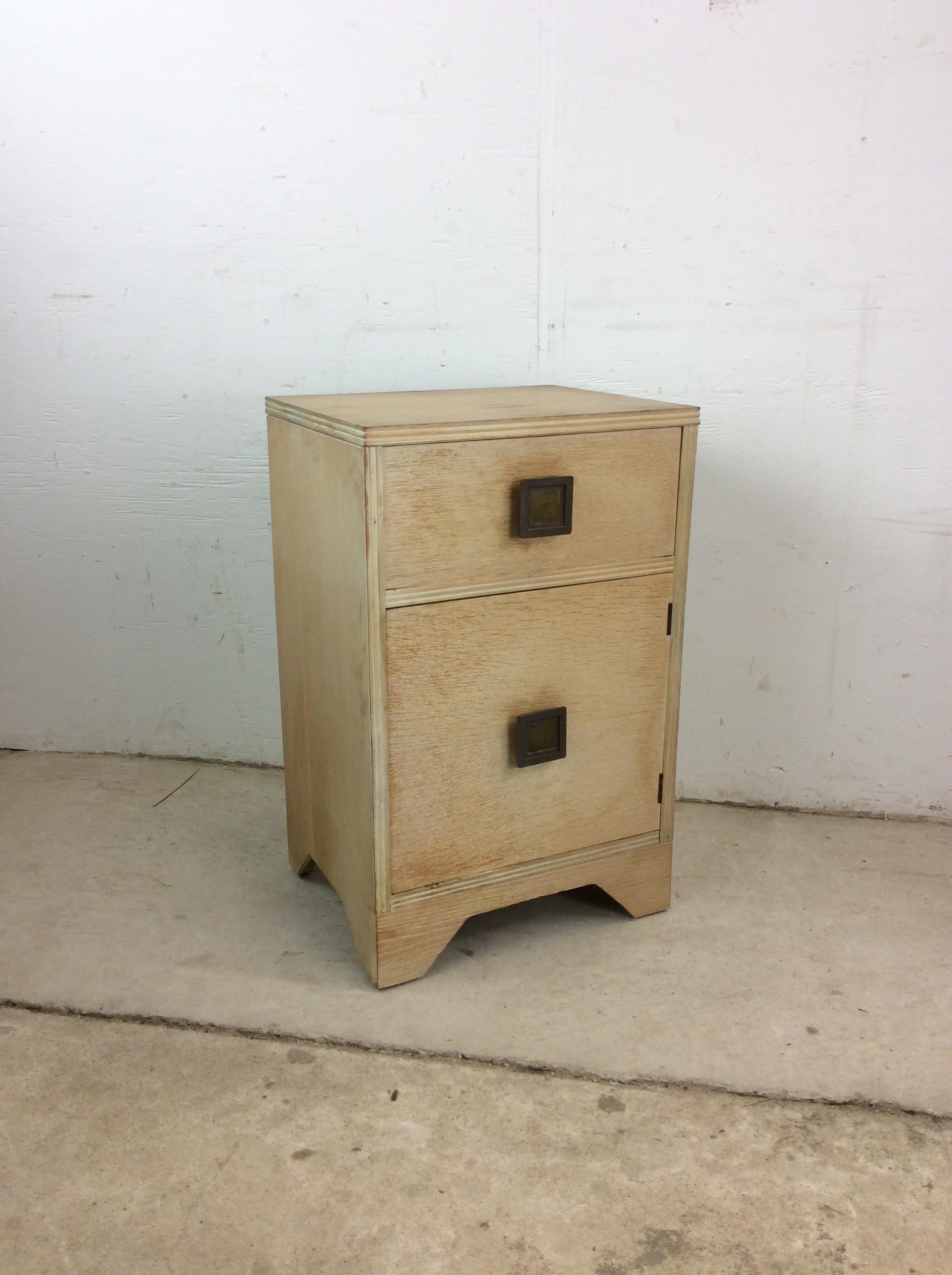 Table de chevet blonde avec tiroir et armoire, moderne du milieu du siècle en vente 3