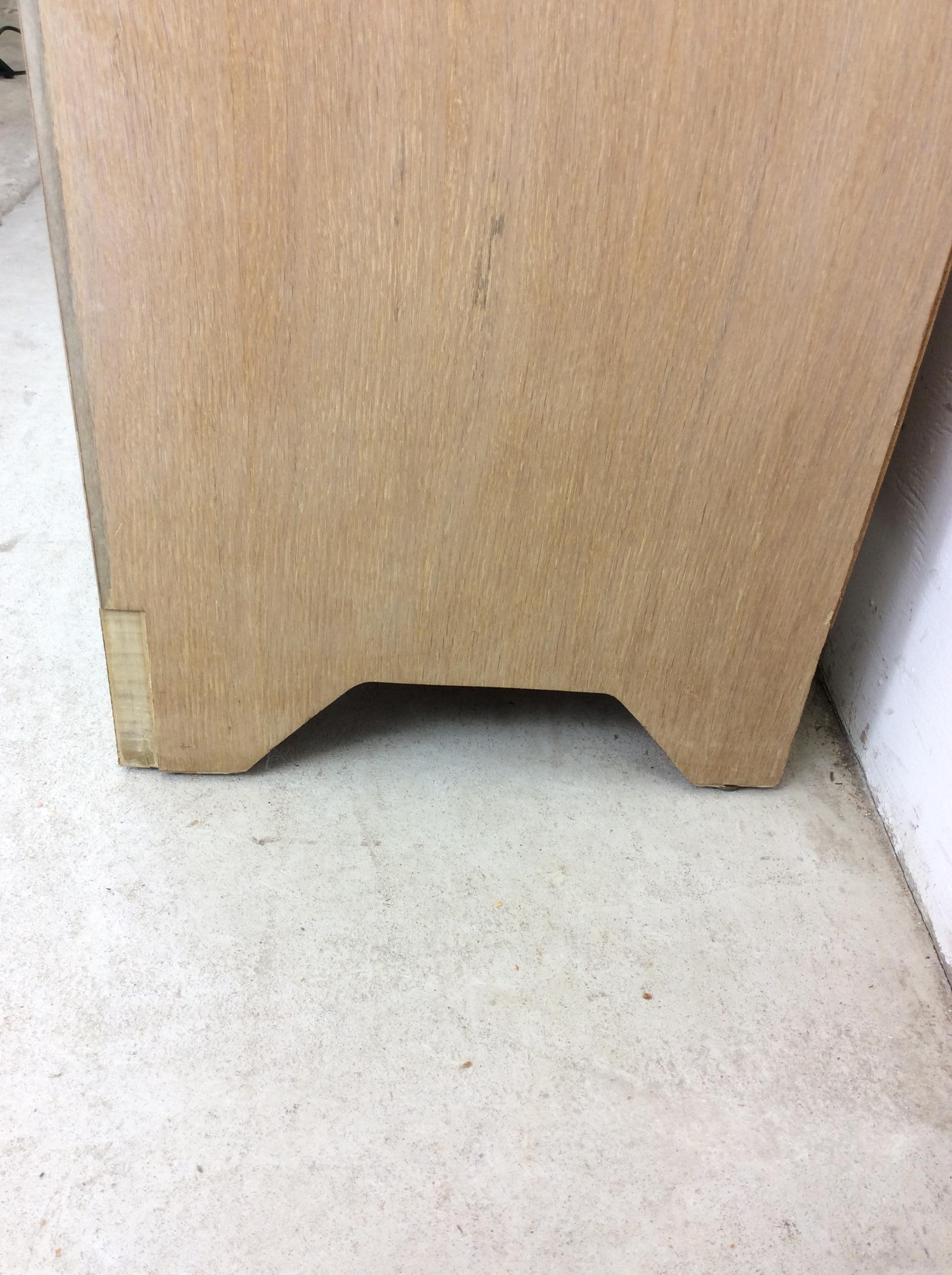 Table de chevet blonde avec tiroir et armoire, moderne du milieu du siècle en vente 8