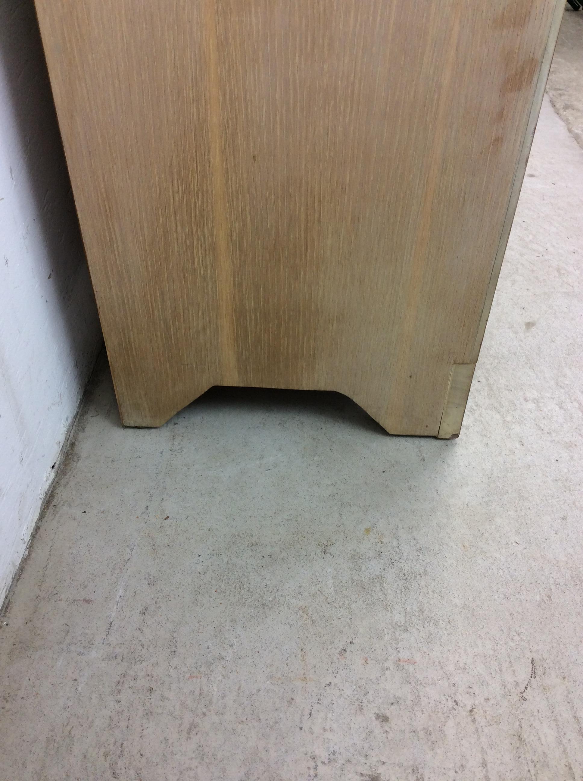 Table de chevet blonde avec tiroir et armoire, moderne du milieu du siècle en vente 11