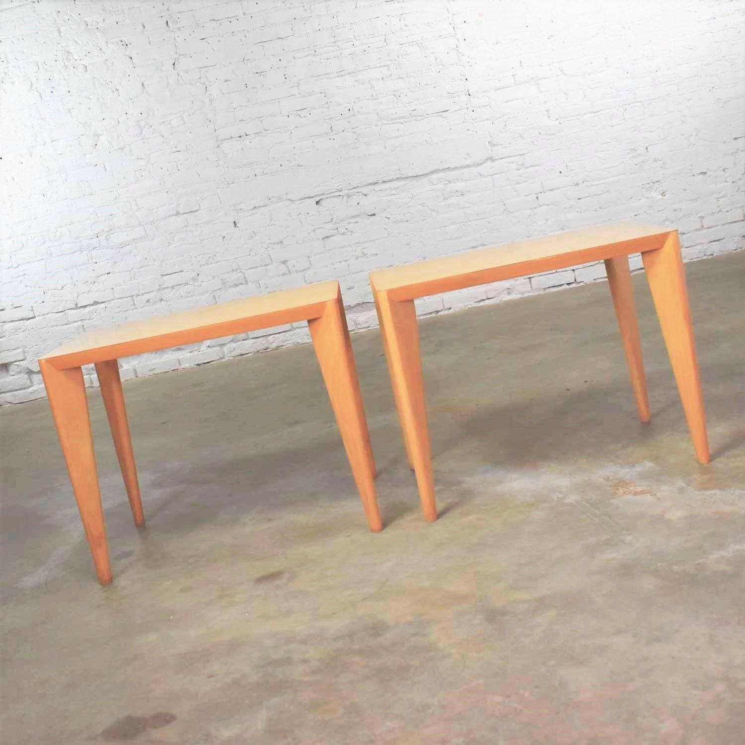 Mid-Century Modern Blonde Side Tables or End Tables with Laminate Tops a Pair For Sale 4