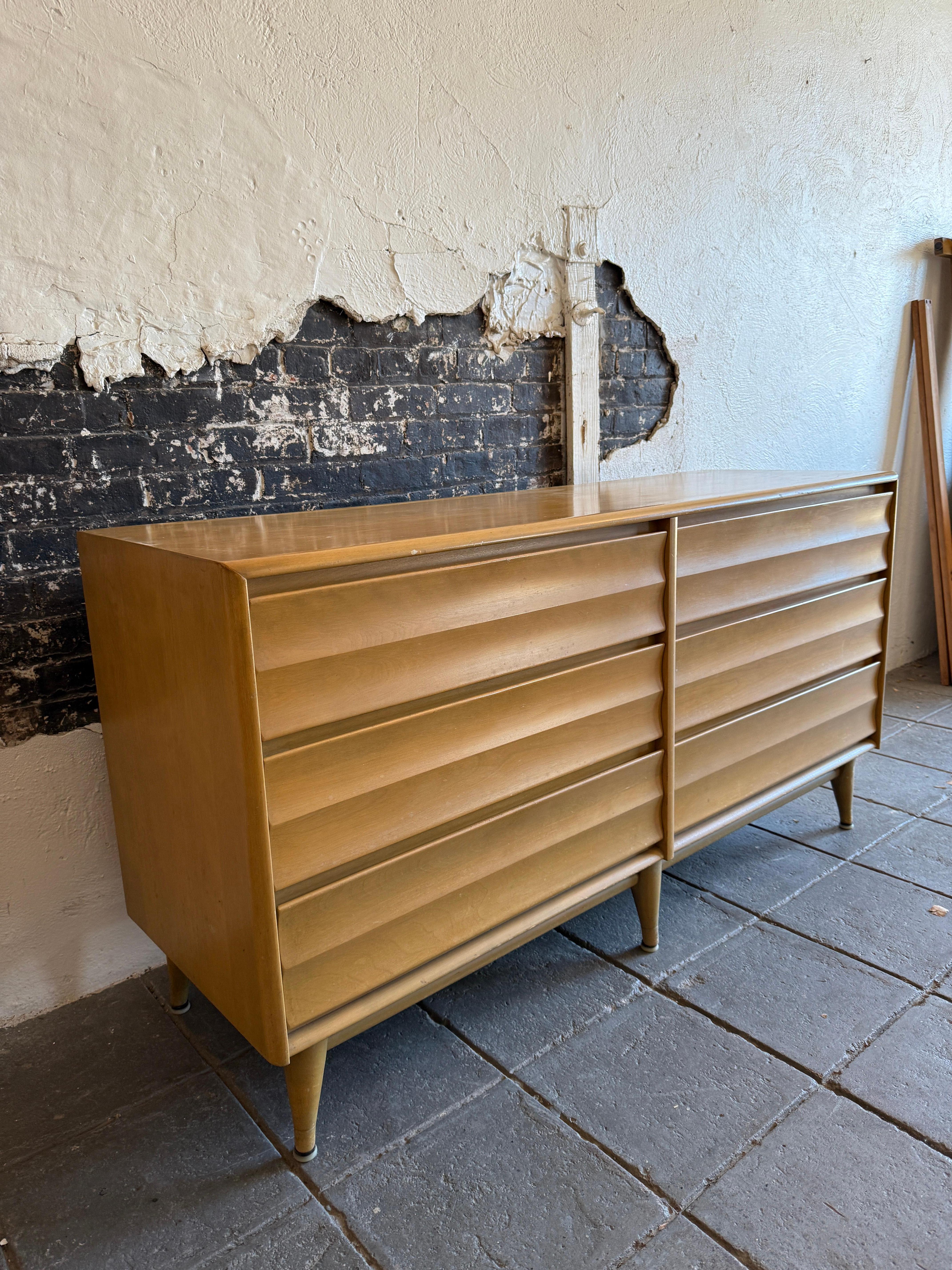 Mid-Century Modern Blonde Kommode aus massivem Ahornholz mit 6 Schubladen von Heywood Wakefield (amerikanisch)