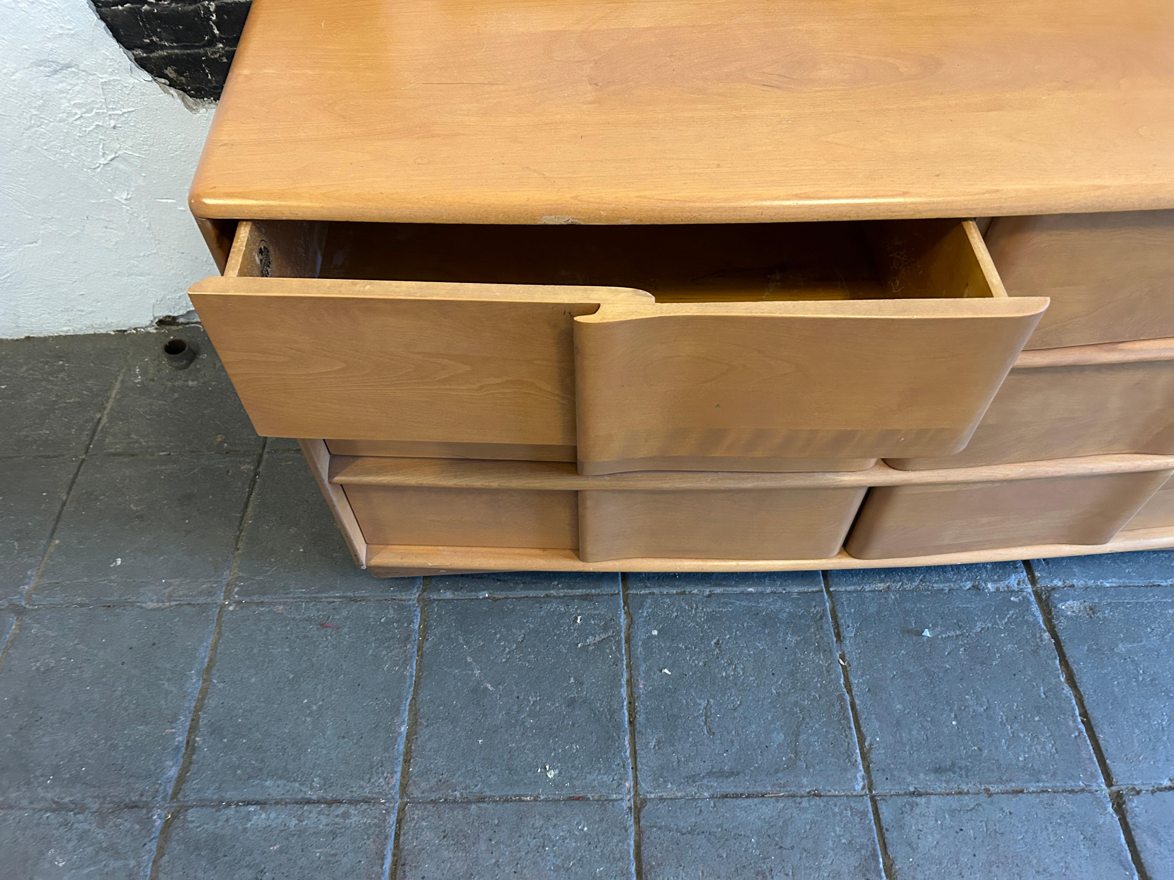 Mid-20th Century Mid-Century Modern Blonde Solid Maple 6 Drawer Dresser by Heywood Wakefield For Sale