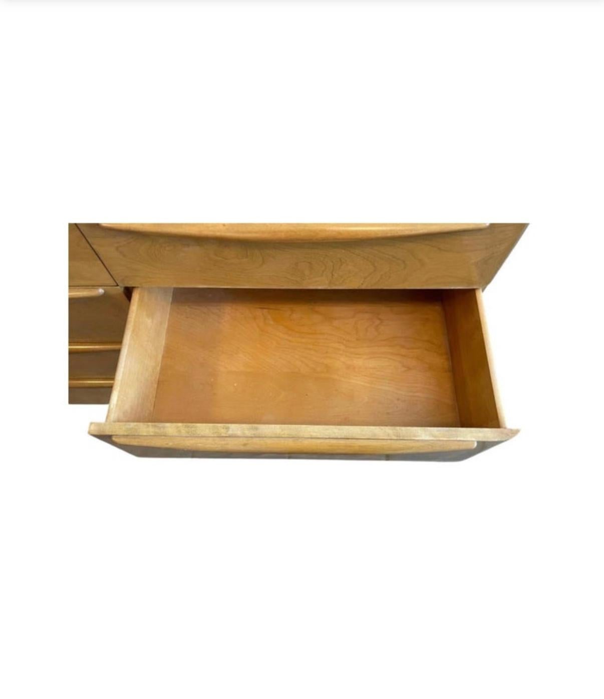 Mid-Century Modern Blonde Kommode aus massivem Ahornholz mit 8 Schubladen von Heywood Wakefield (amerikanisch)