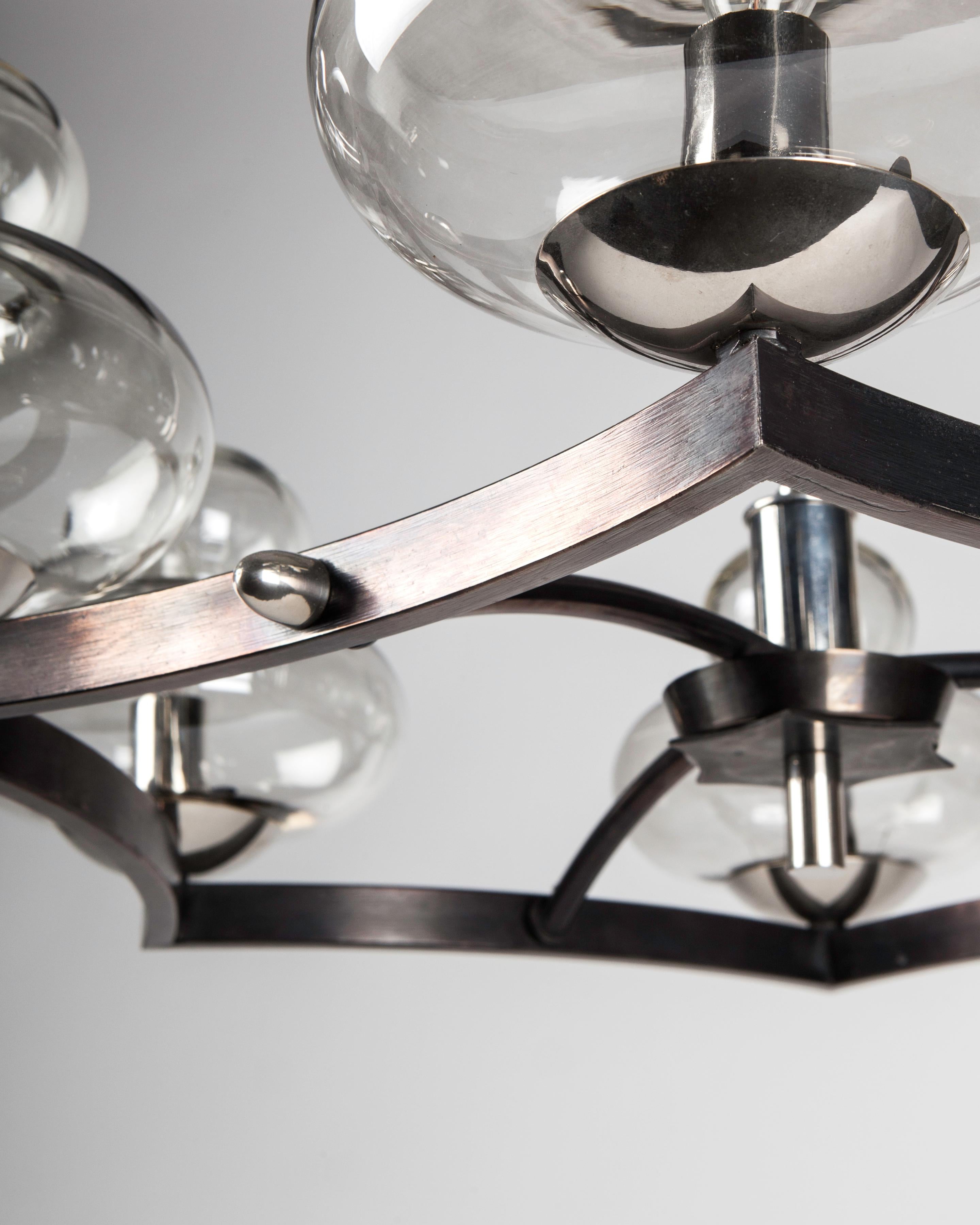 Mid-Century Modern Blown Glass and Blackened Steel Star Chandelier, circa 1950s In Good Condition For Sale In New York, NY