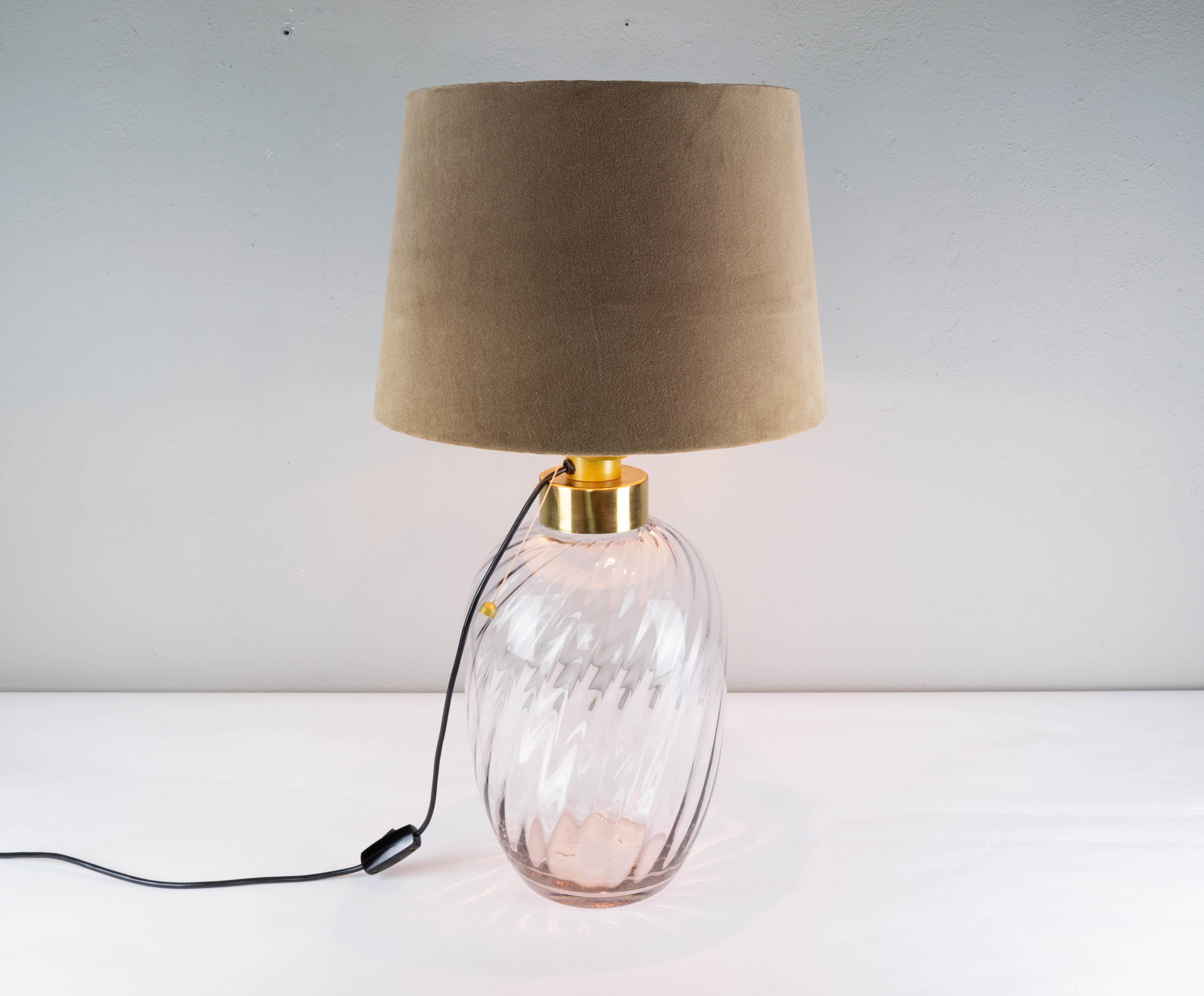 Late 20th Century Mid-Century Modern Blown Glass and Brass Table Lamp Lumica Spain, 1970 For Sale