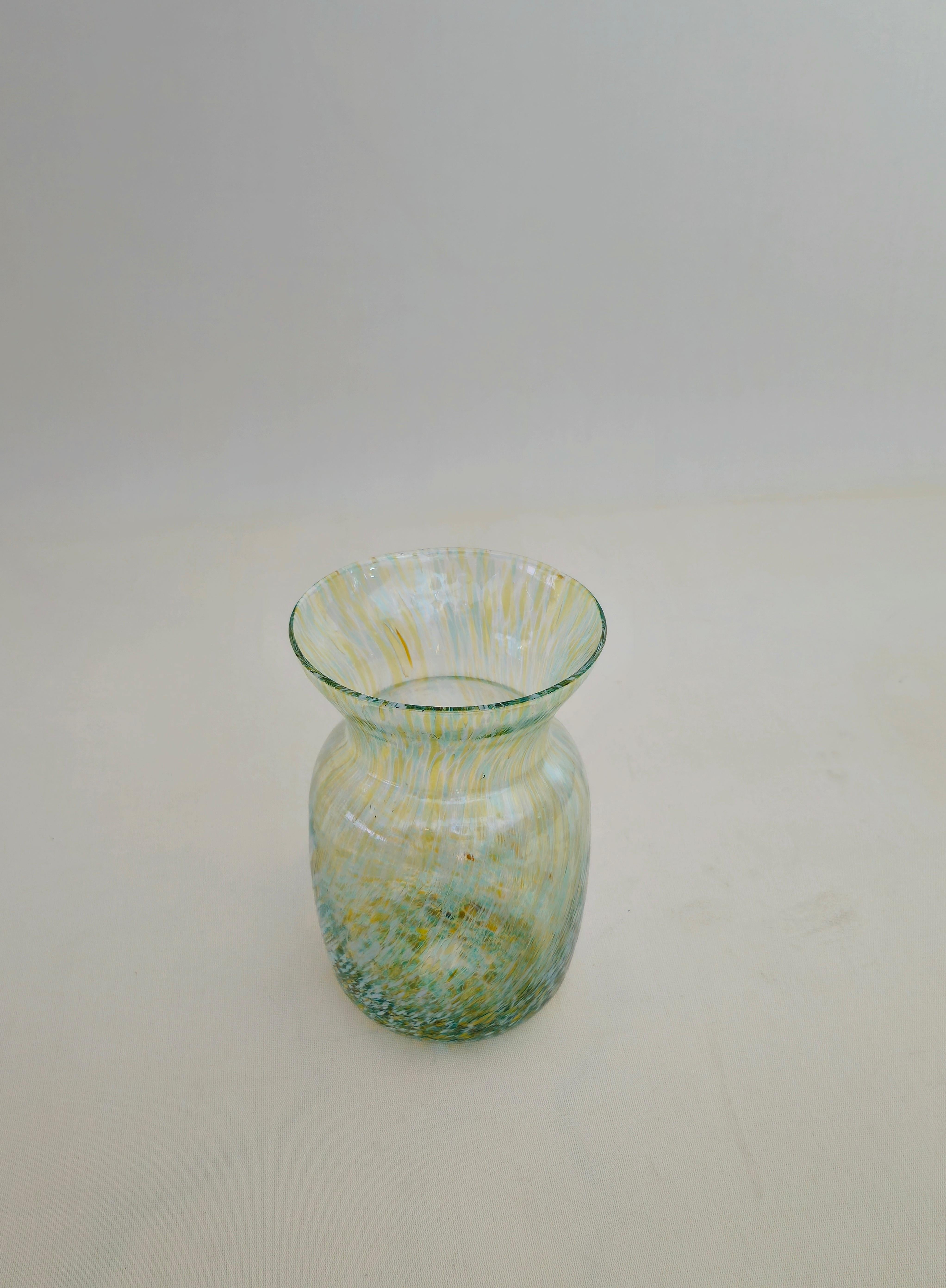 Vaso in vetro soffiato multicolore Mid Century Modern Design Italia anni '70 in vendita 3