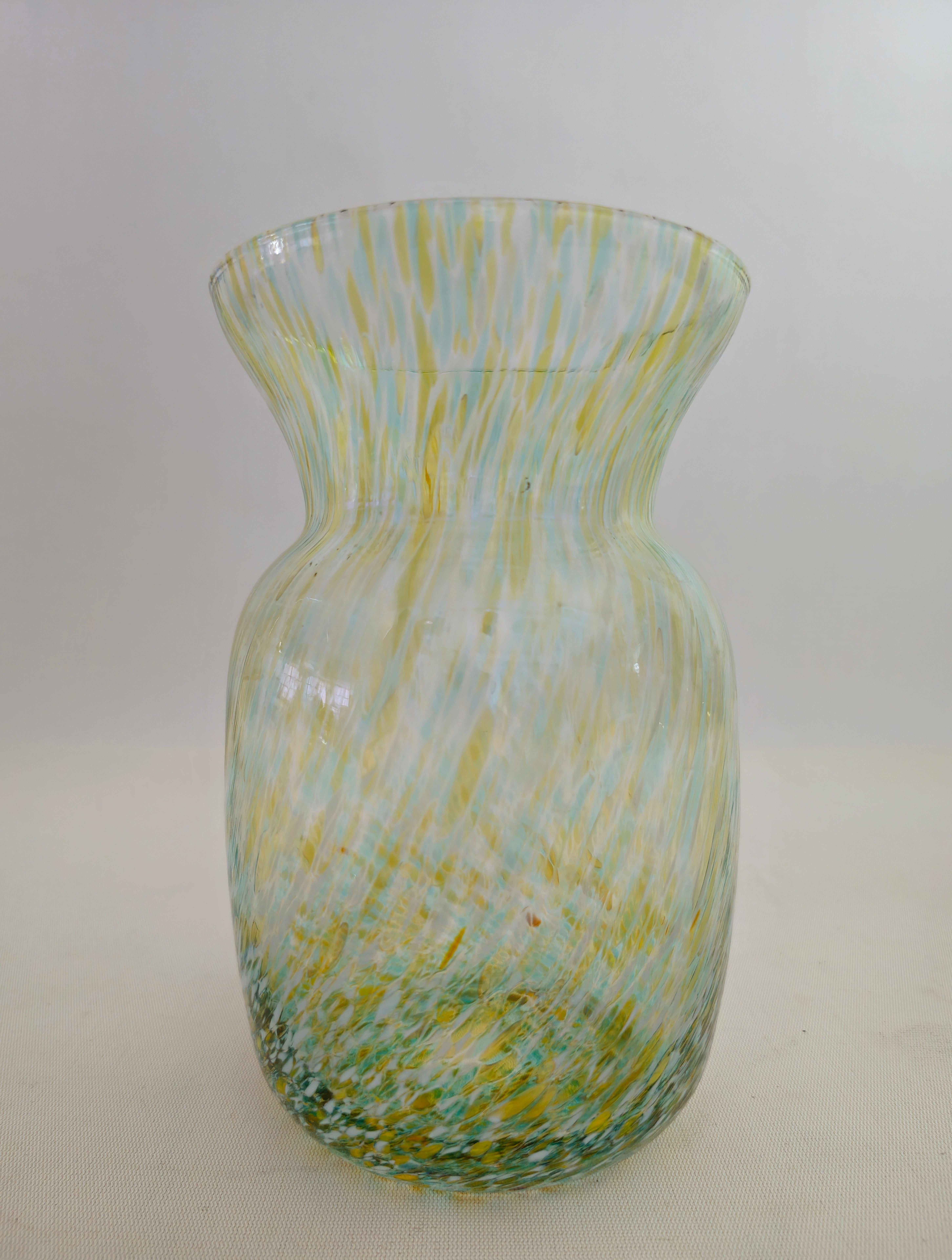 Vaso in vetro soffiato multicolore Mid Century Modern Design Italia anni '70 in vendita 1