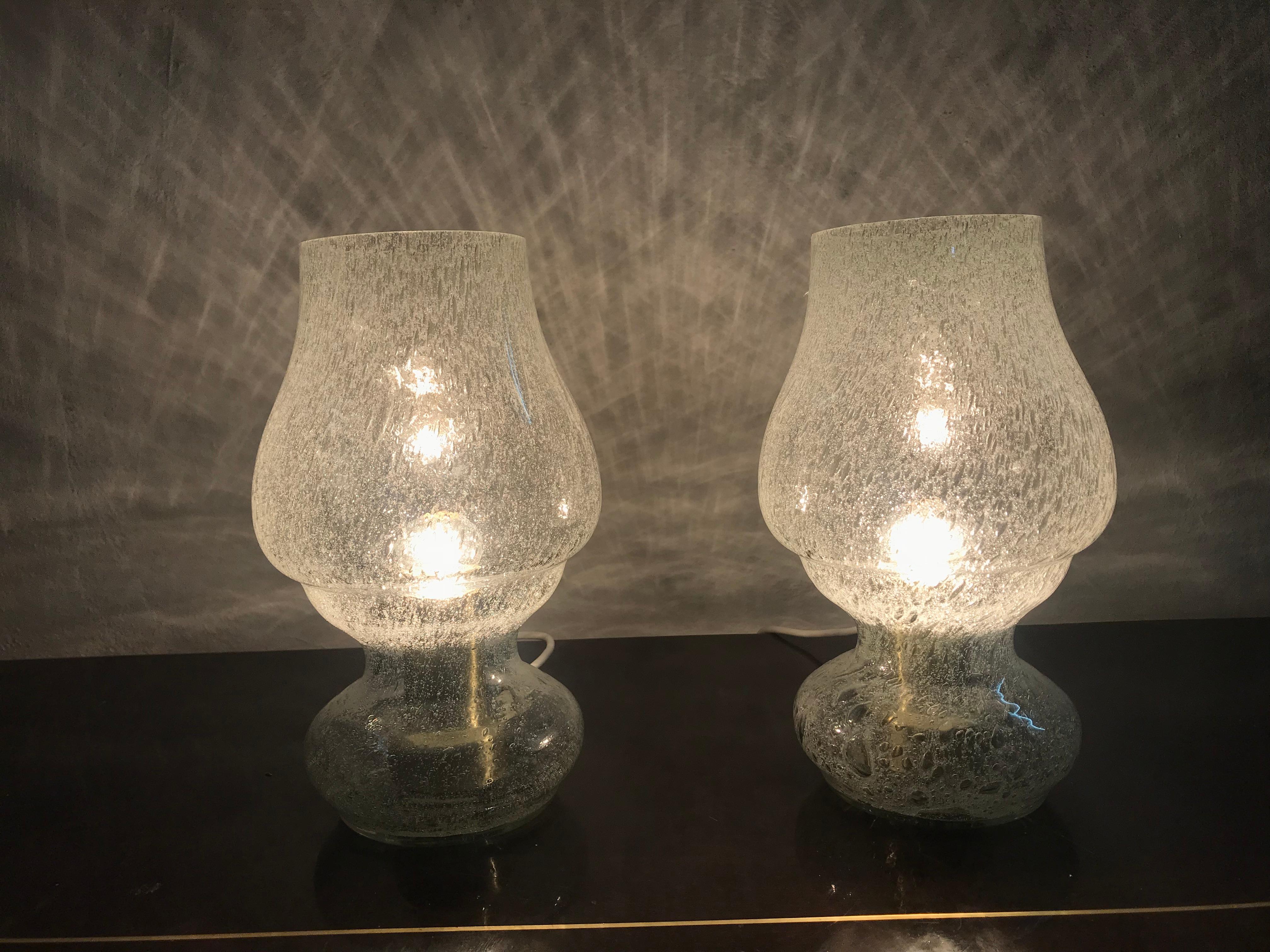 Pair of 1970s table lamps, Manufactured by Doria Leuchten in Germany in blown glass.
Priced as a pair.