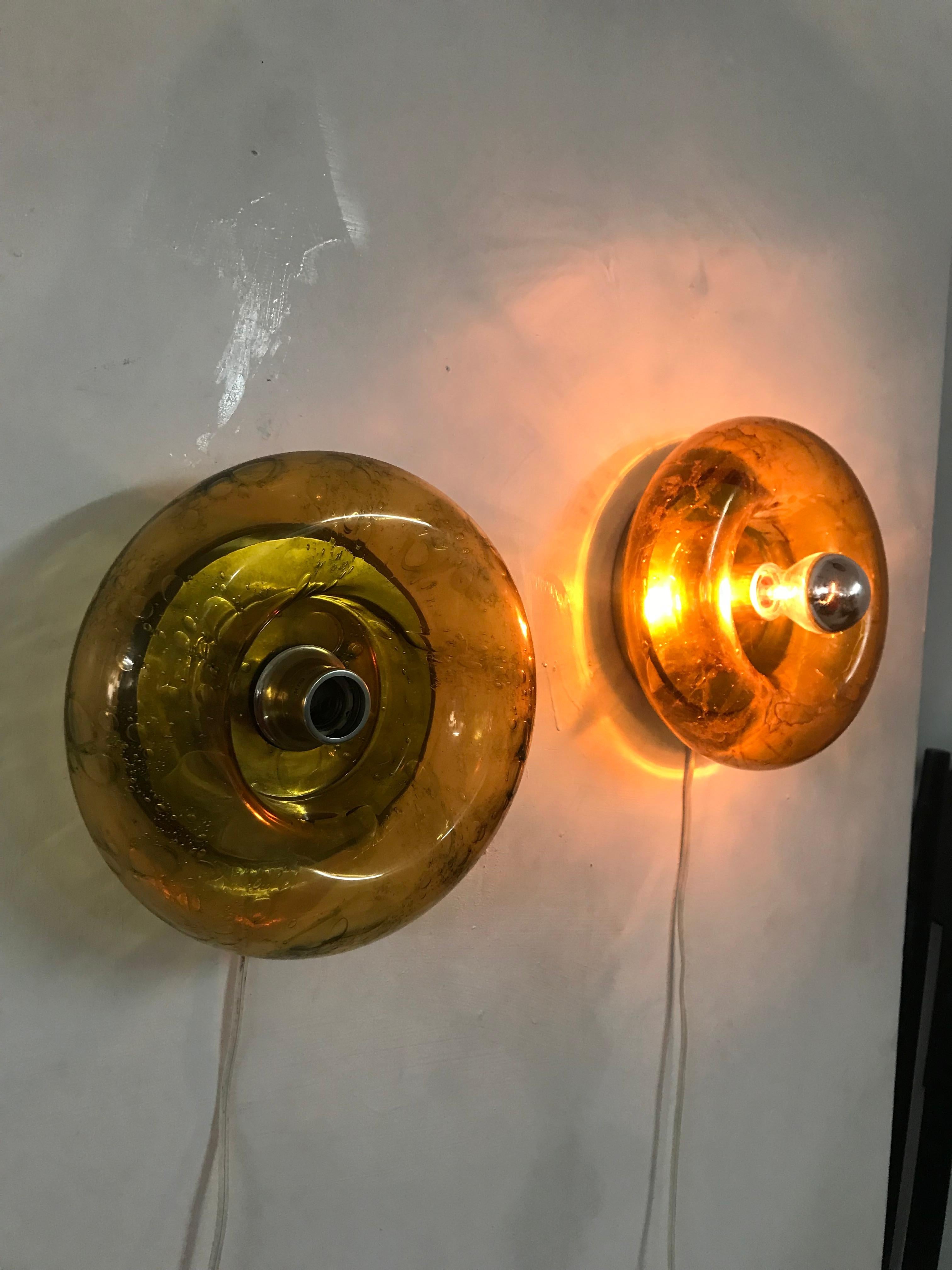 Mid-Century Modern Blown Glass Pair of Wall Lights by Doria, Germany, circa 1970 In Good Condition In Merida, Yucatan