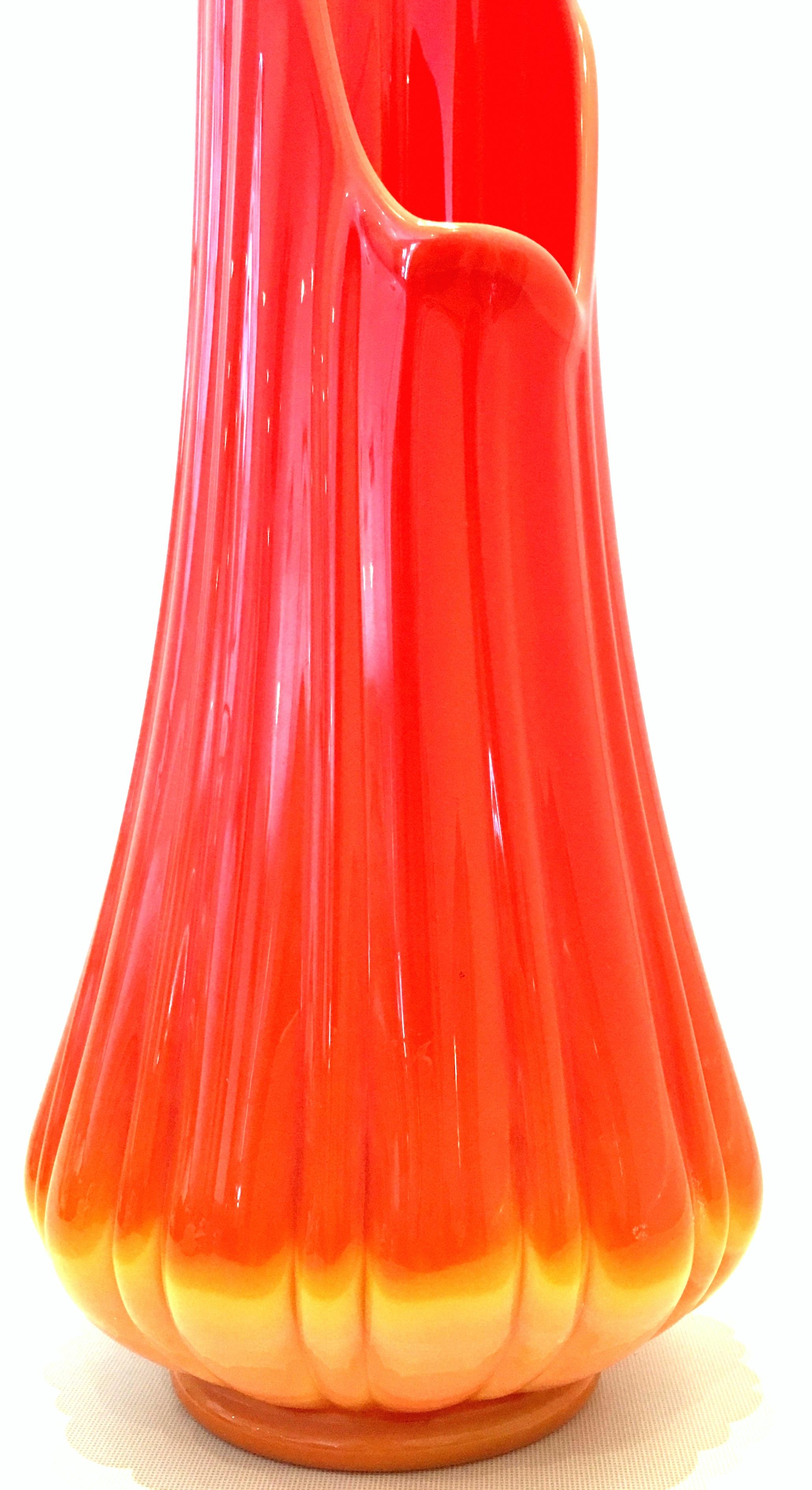 Vase de baldaquin en verre soufflé moderne du milieu du XXe siècle Bon état à West Palm Beach, FL