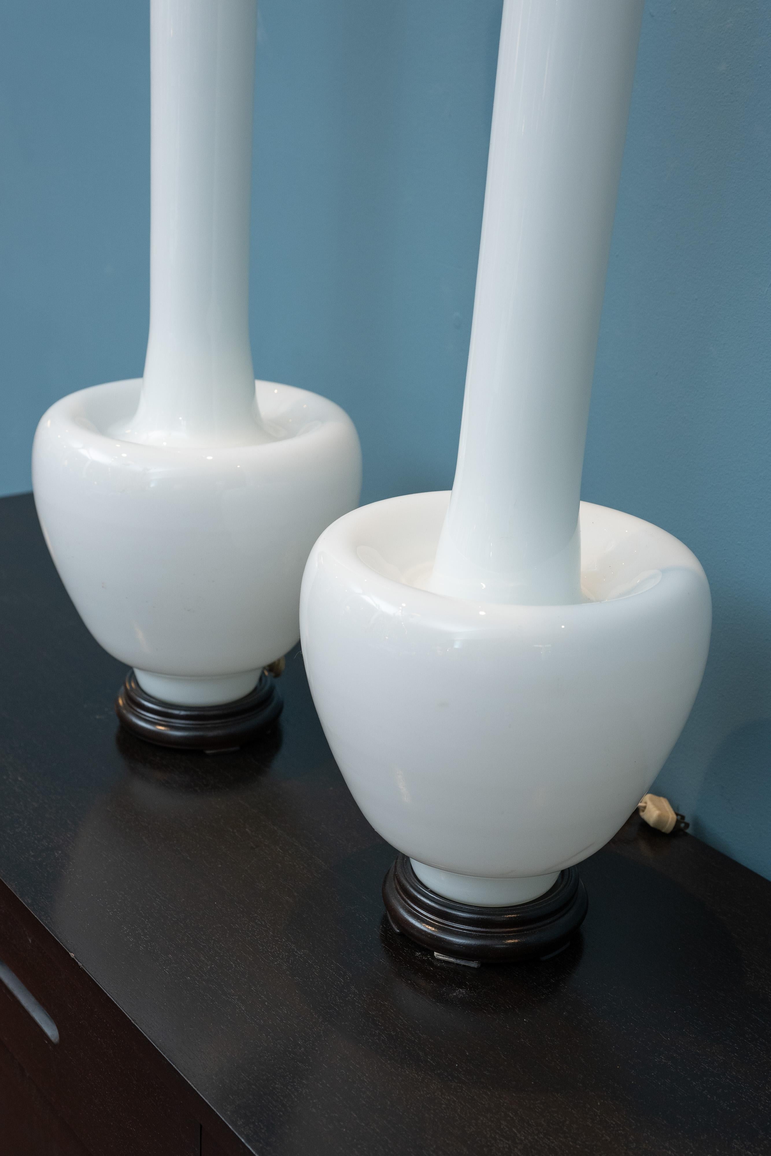 Américain Lampes de table en verre soufflé modernes du milieu du siècle en vente