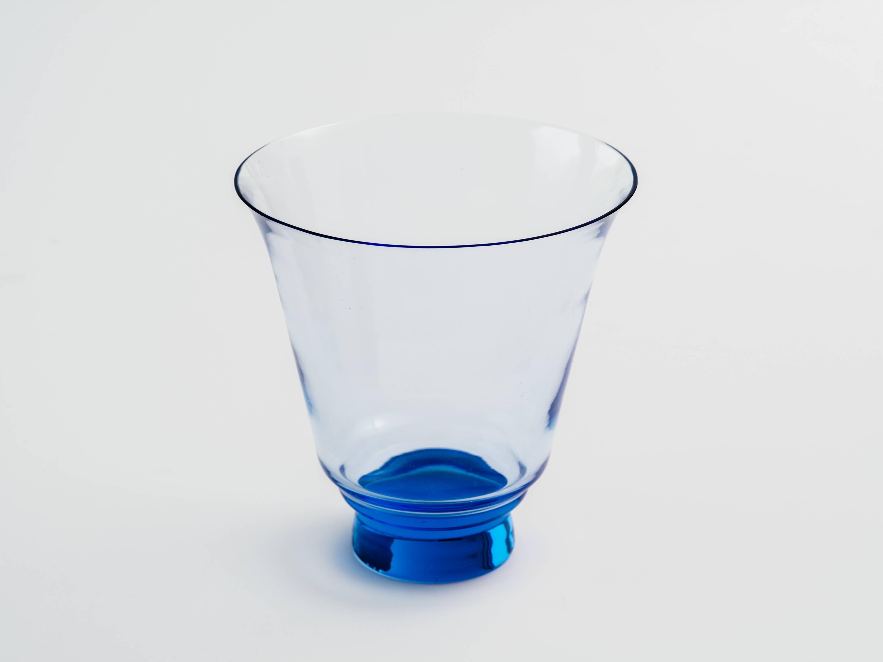 Mid-Century Modern Blown Glass Vase in Alexandrite Blue 4