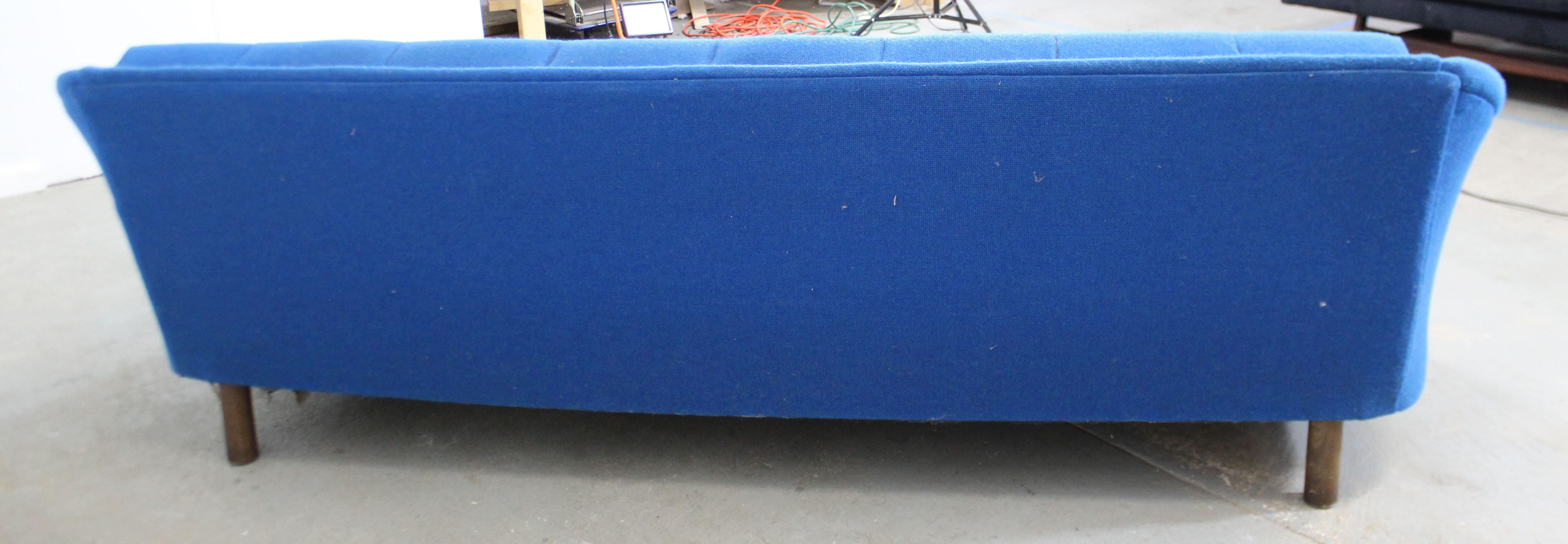 Mid-Century Modern Blue 3-Seat Sofa on Wood Base For Sale 1