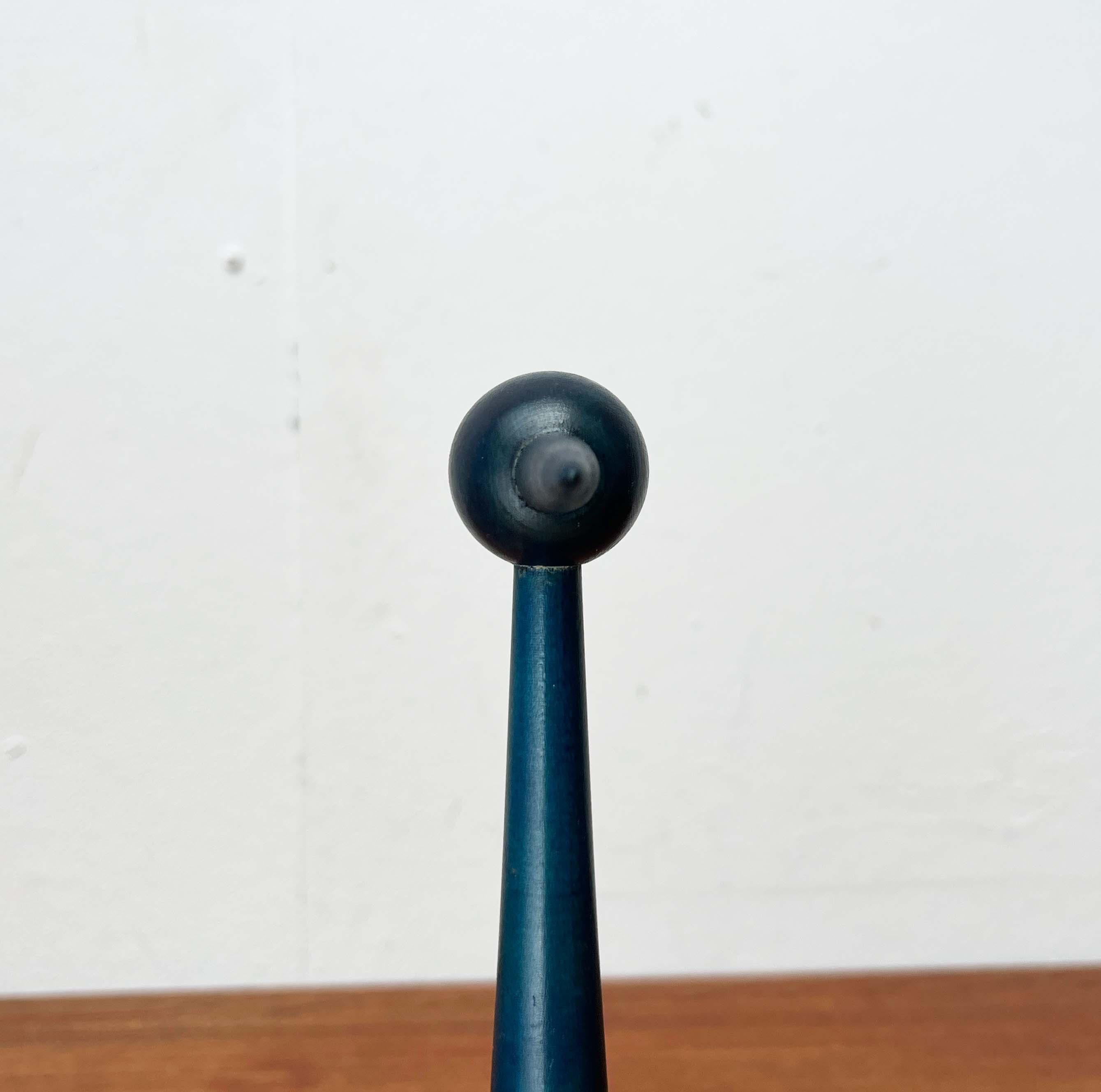 Servilletero de madera con diseño de pájaro azul moderno de mediados de siglo Paavo Asikainen Finlandia en venta 1