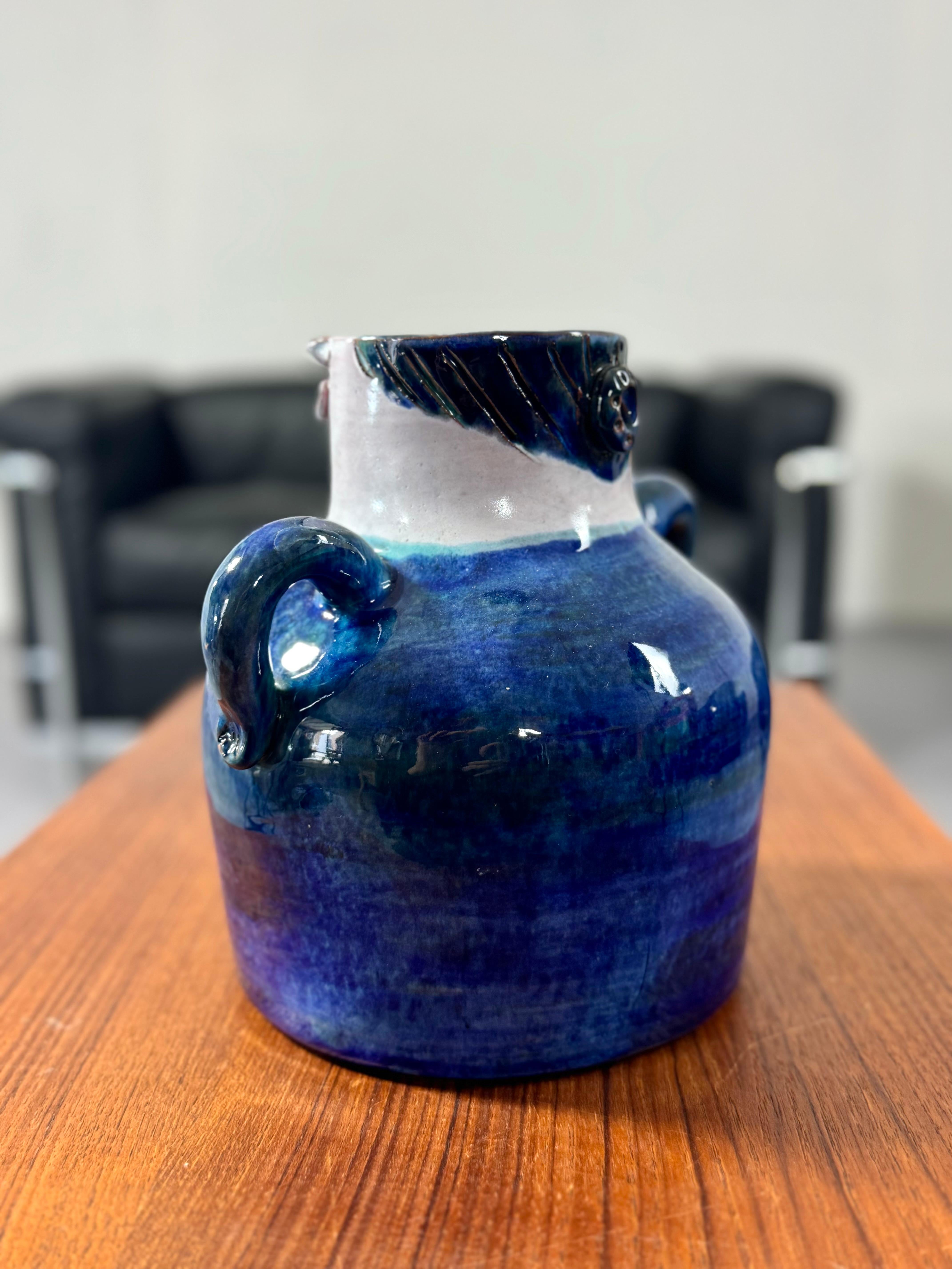 Mid-Century Modern Blue Ceramic Vase Robert & Jean Cloutier Sculptural Face In Fair Condition In Alsdorf, NW