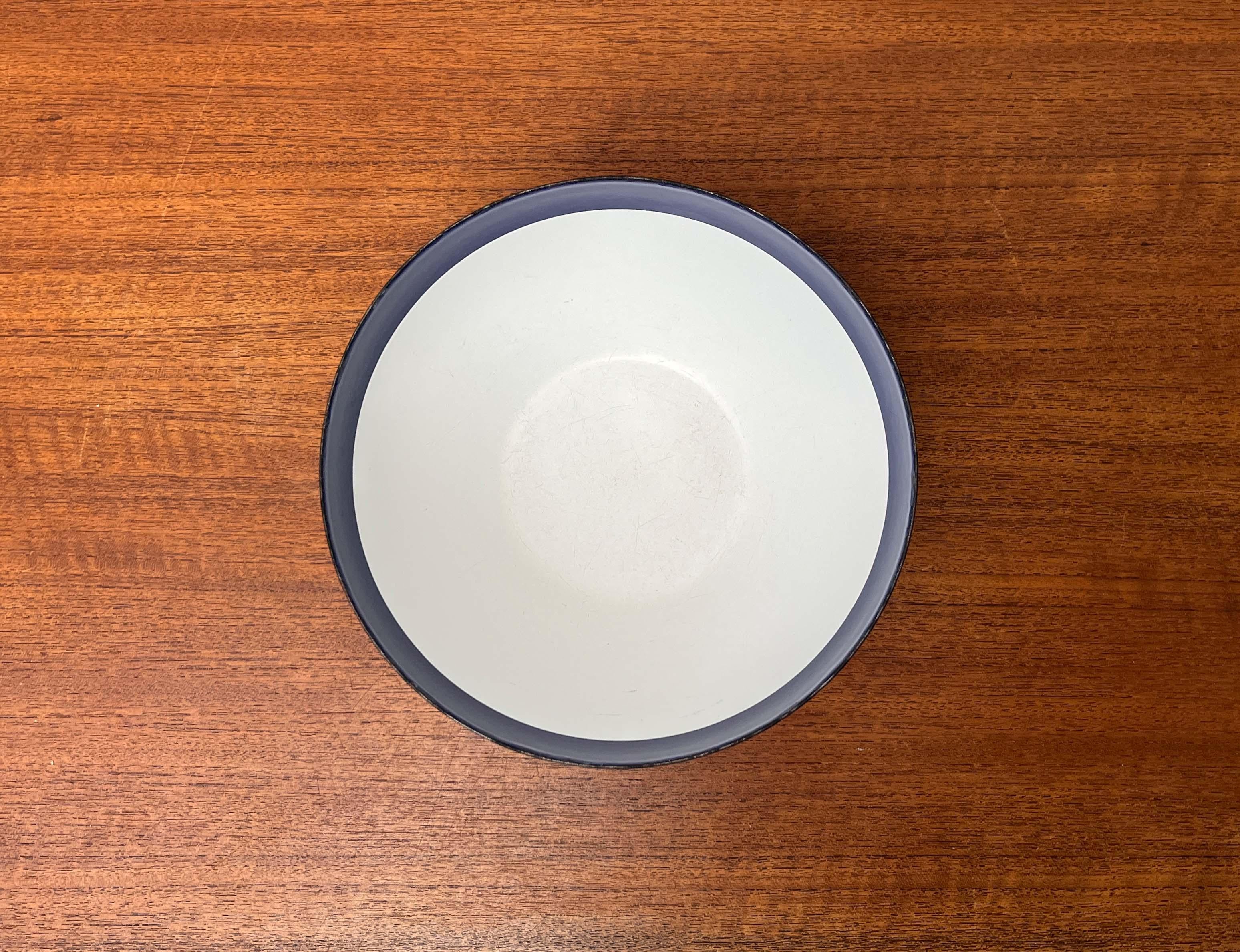 Blaue Emaille-Schale von Kaj Franck für Finel, Finnland, 1960er Jahre, Mitte des Jahrhunderts (Moderne der Mitte des Jahrhunderts) im Angebot