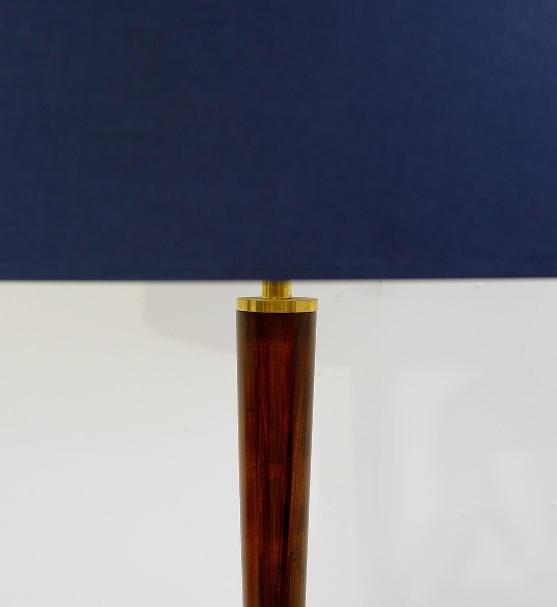 Mid-Century Modern Blue Floor Lamp, in Wood and Brass, Italy, 1950s In Good Condition For Sale In Brussels, BE
