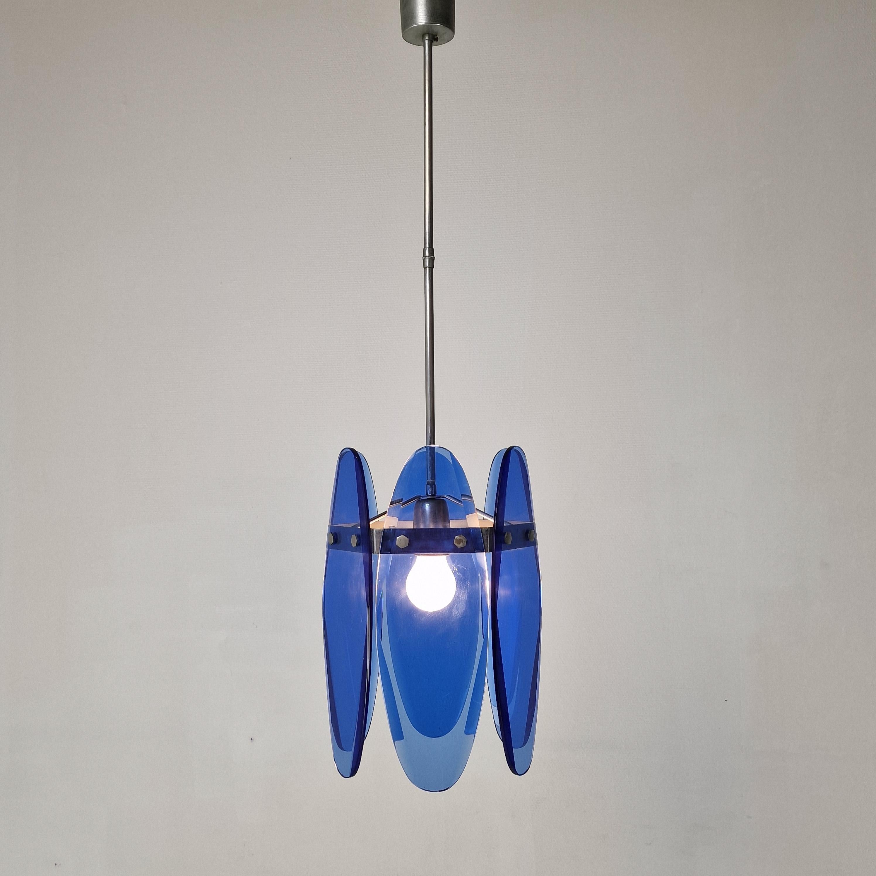 Fin du 20e siècle Lustre ou pendentif en verre bleu de style mi-siècle moderne par Veca, Italie, années 1970 en vente