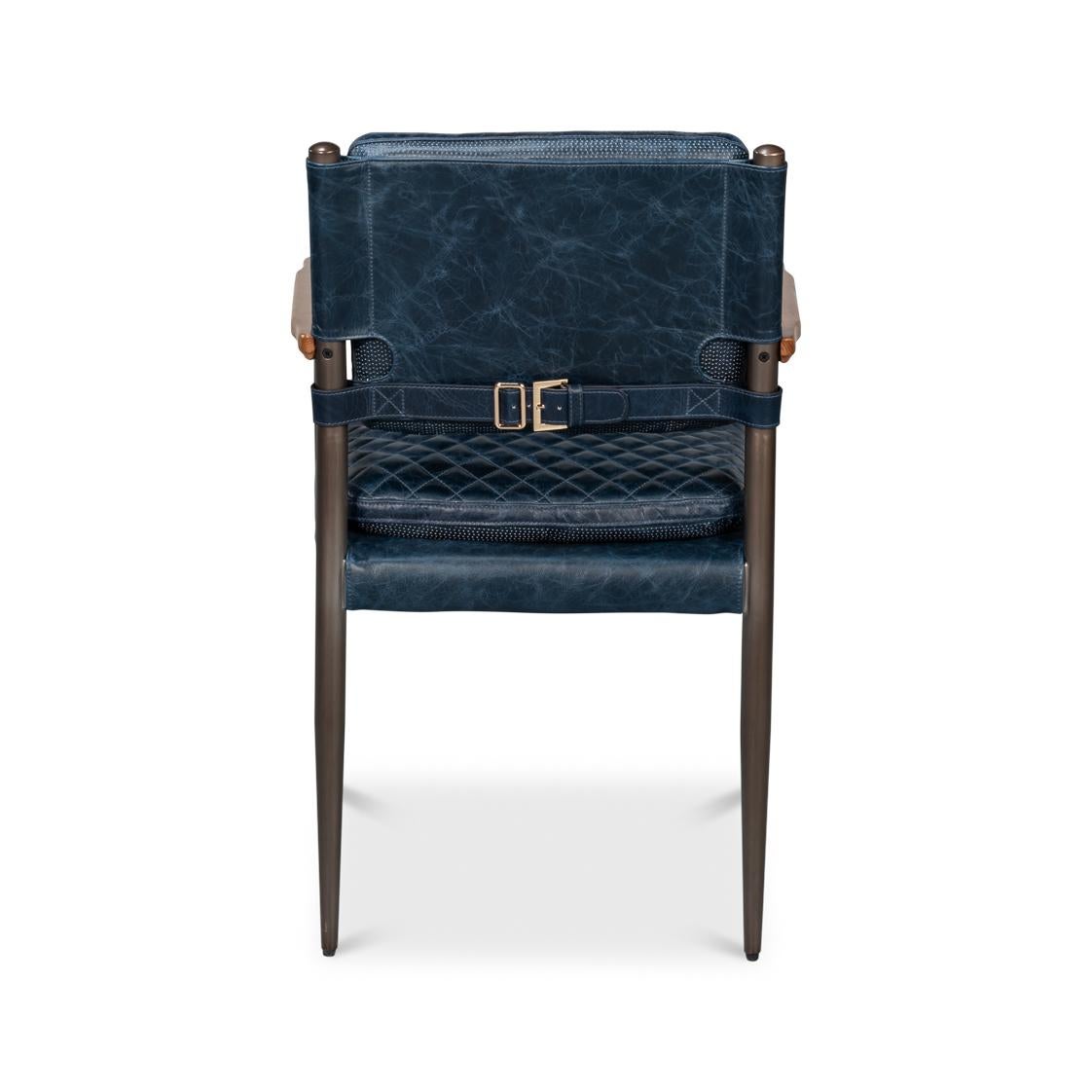 Chinois Fauteuil en cuir bleu moderne du milieu du siècle en vente