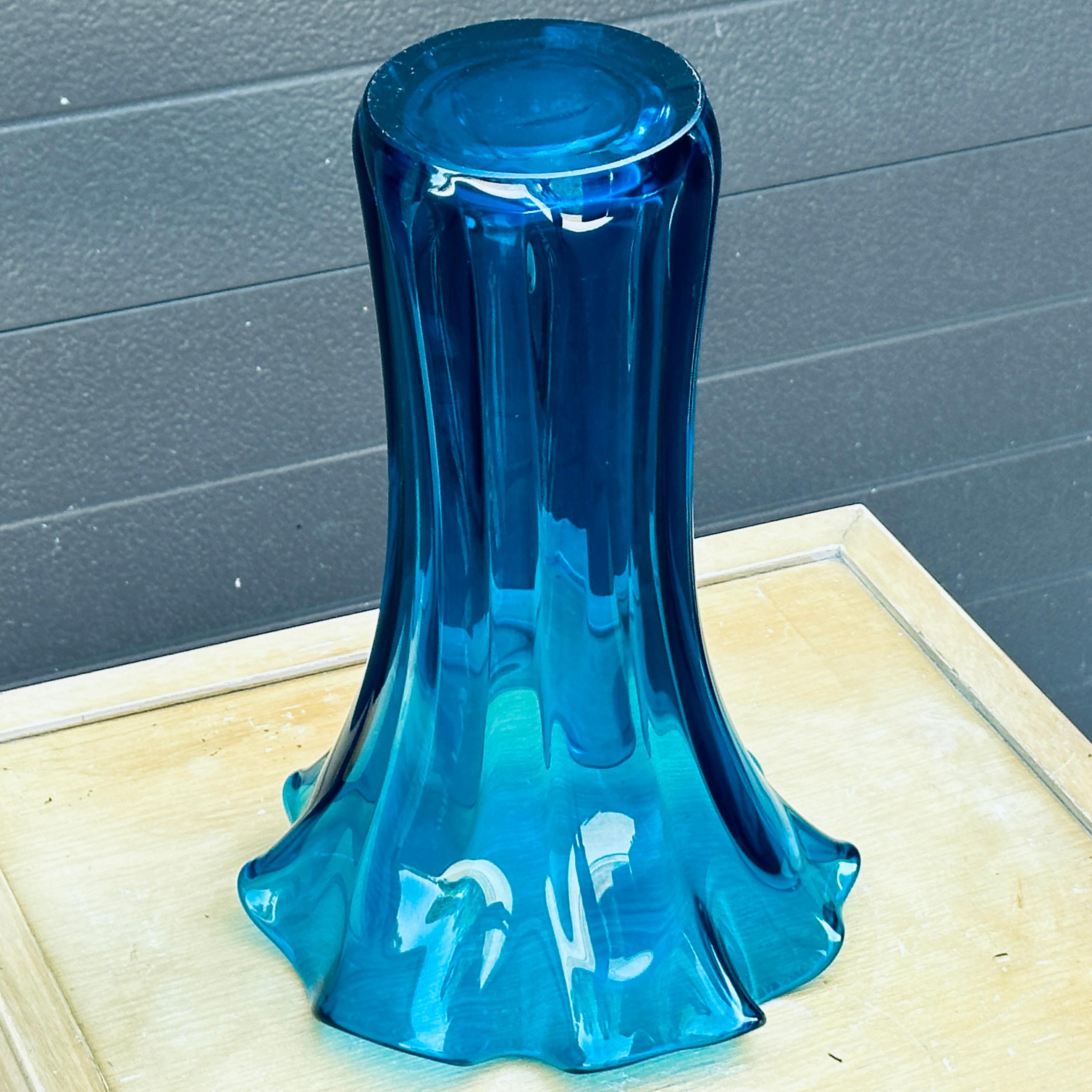 Vase en verre soufflé 