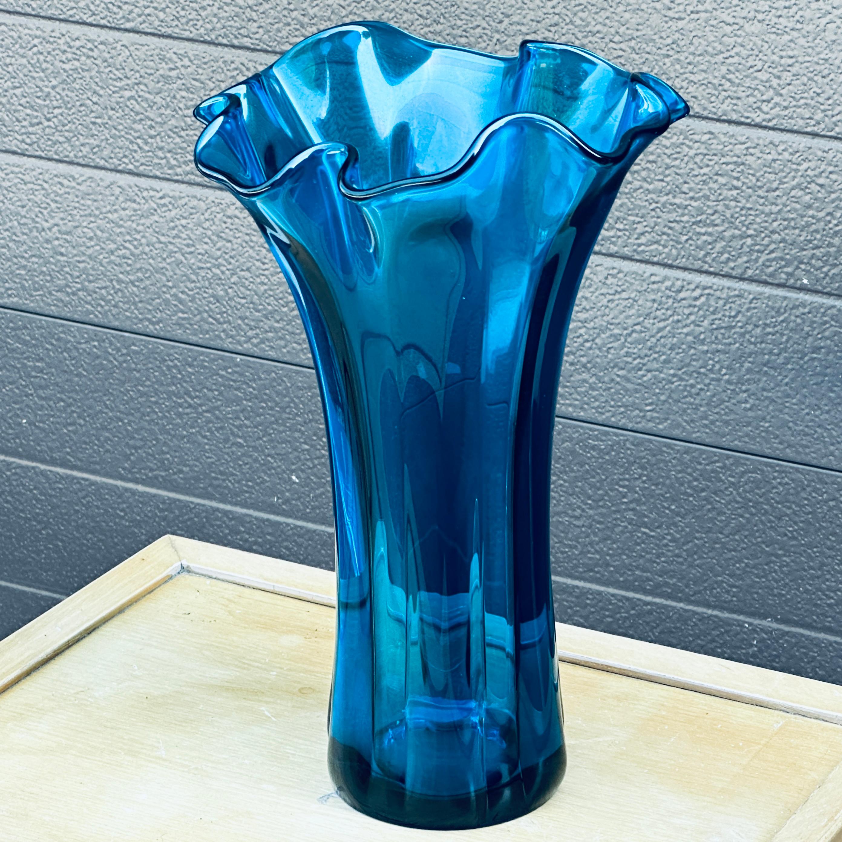 Mid-Century Modern Vase en verre soufflé 