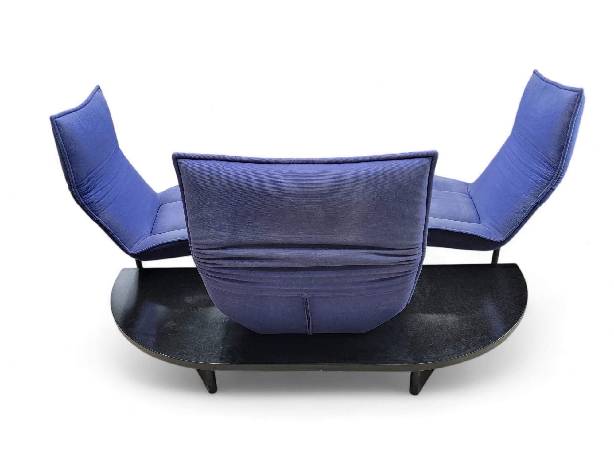 Canapé véranda bleu à trois places de Vico Magistretti pour Cassina - Paire

Ce magnifique canapé 3 places ajustable 