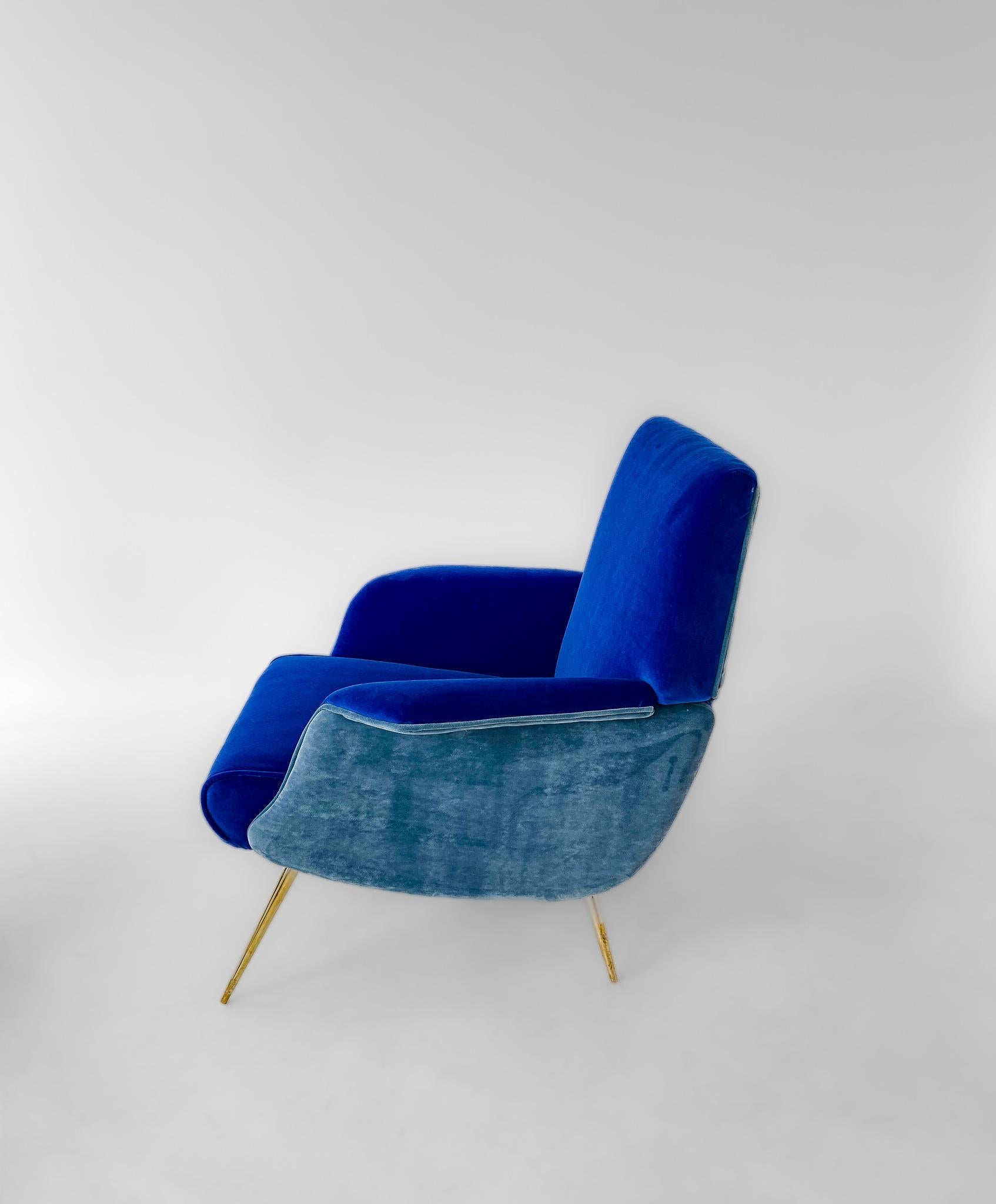 Mid-Century Modern Blue Velvet Lounge Chairs by Giuseppe Rossi, Italy, 1950s 4