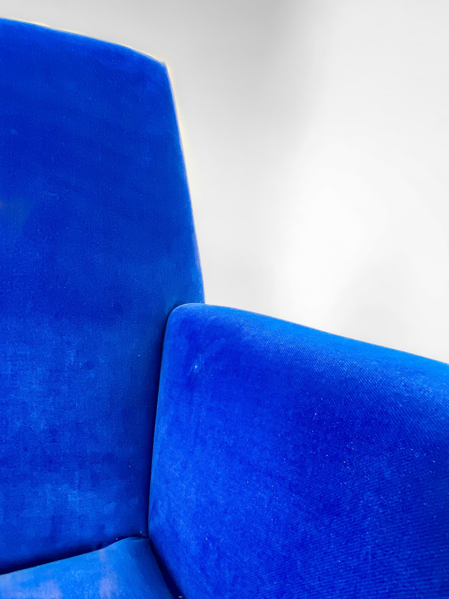 Mid-Century Modern Blue Velvet Lounge Chairs by Giuseppe Rossi, Italy, 1950s 8