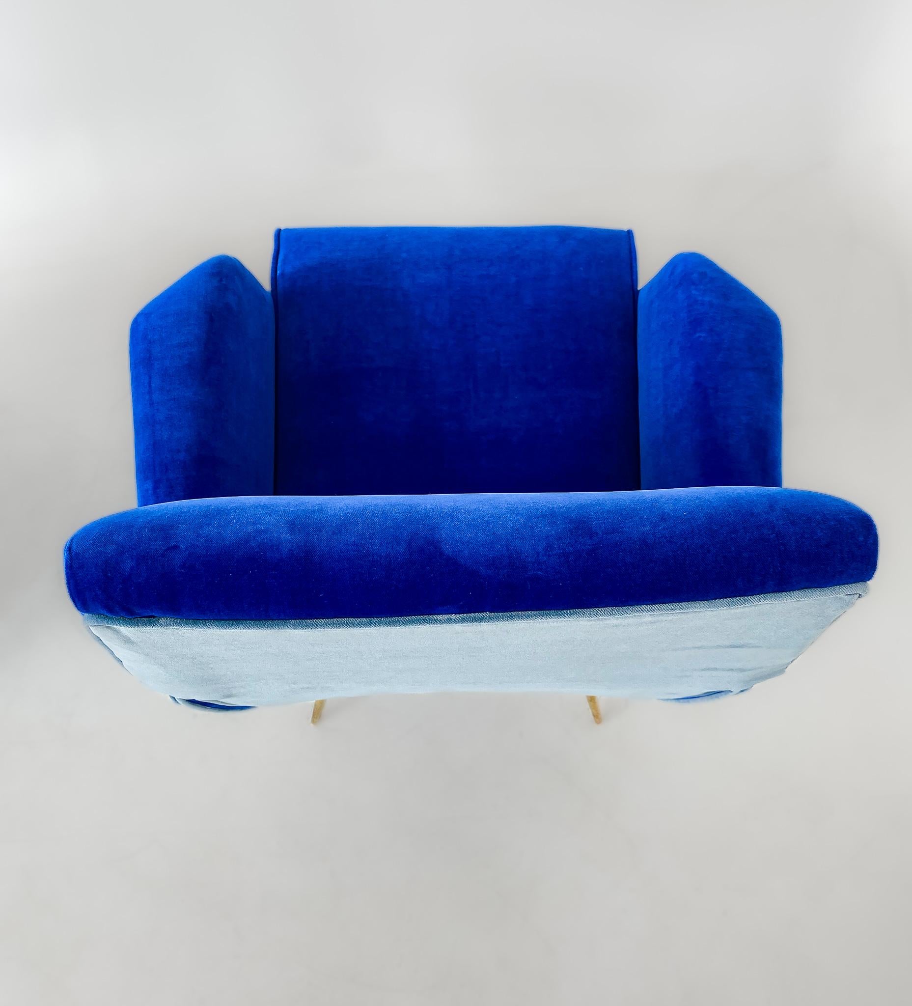 Mid-Century Modern Blue Velvet Lounge Chairs by Giuseppe Rossi, Italy, 1950s 3