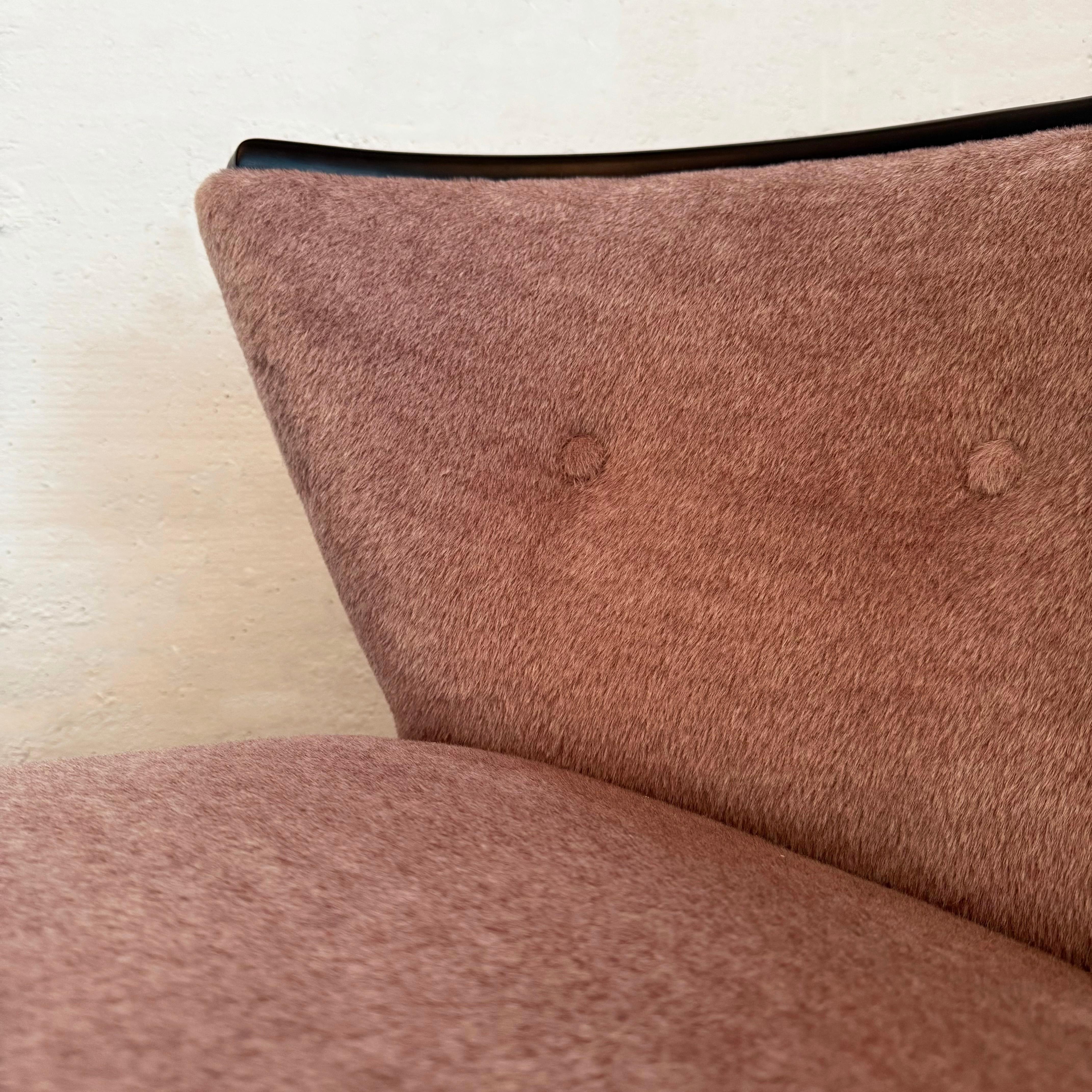 Mohair Sedia girevole di Kroehler in mohair color blu scuro, moderna e di metà secolo. in vendita