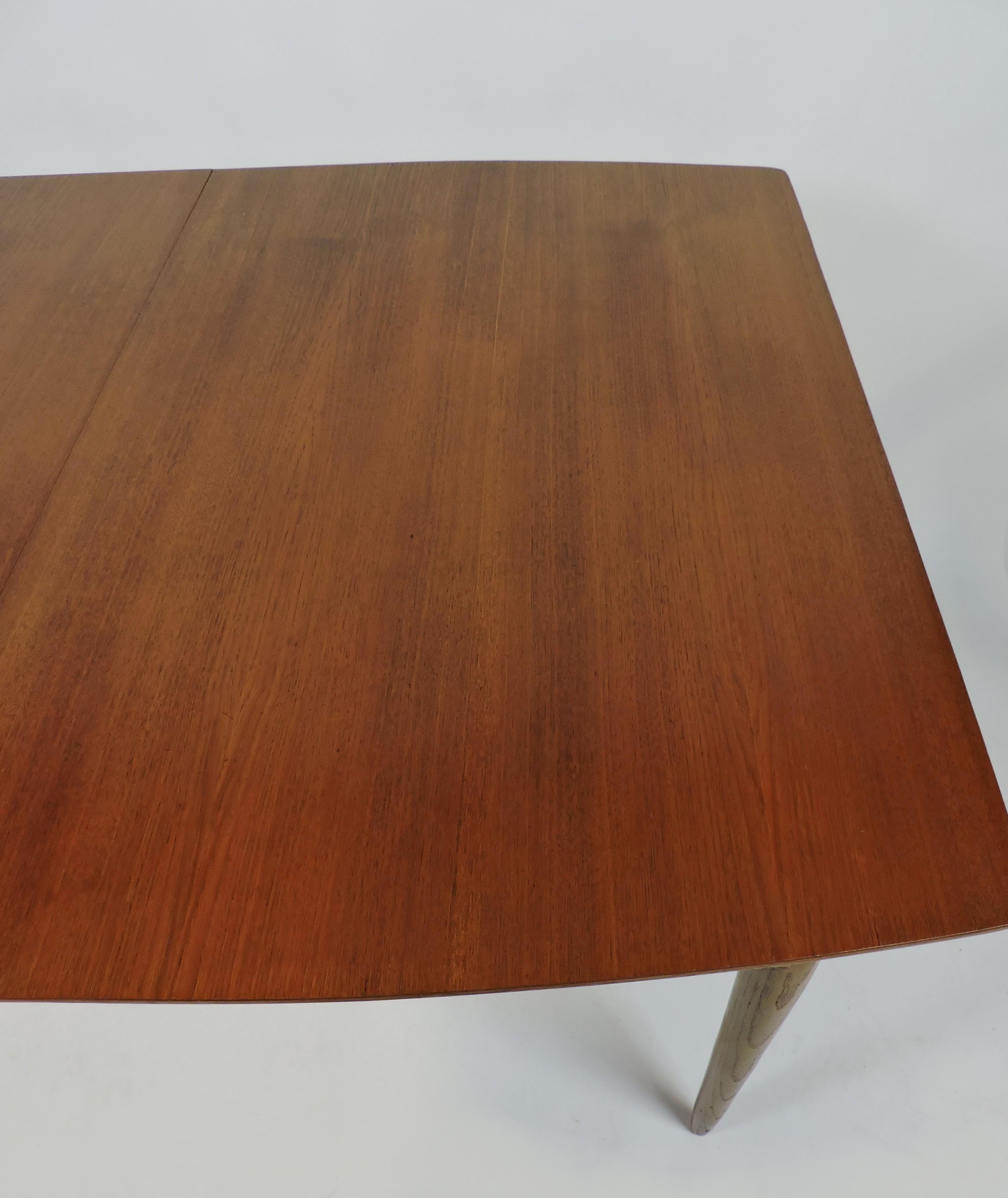 Mid-Century Modern Boat Shape Teak Extendable Dining Table Danish Style 3