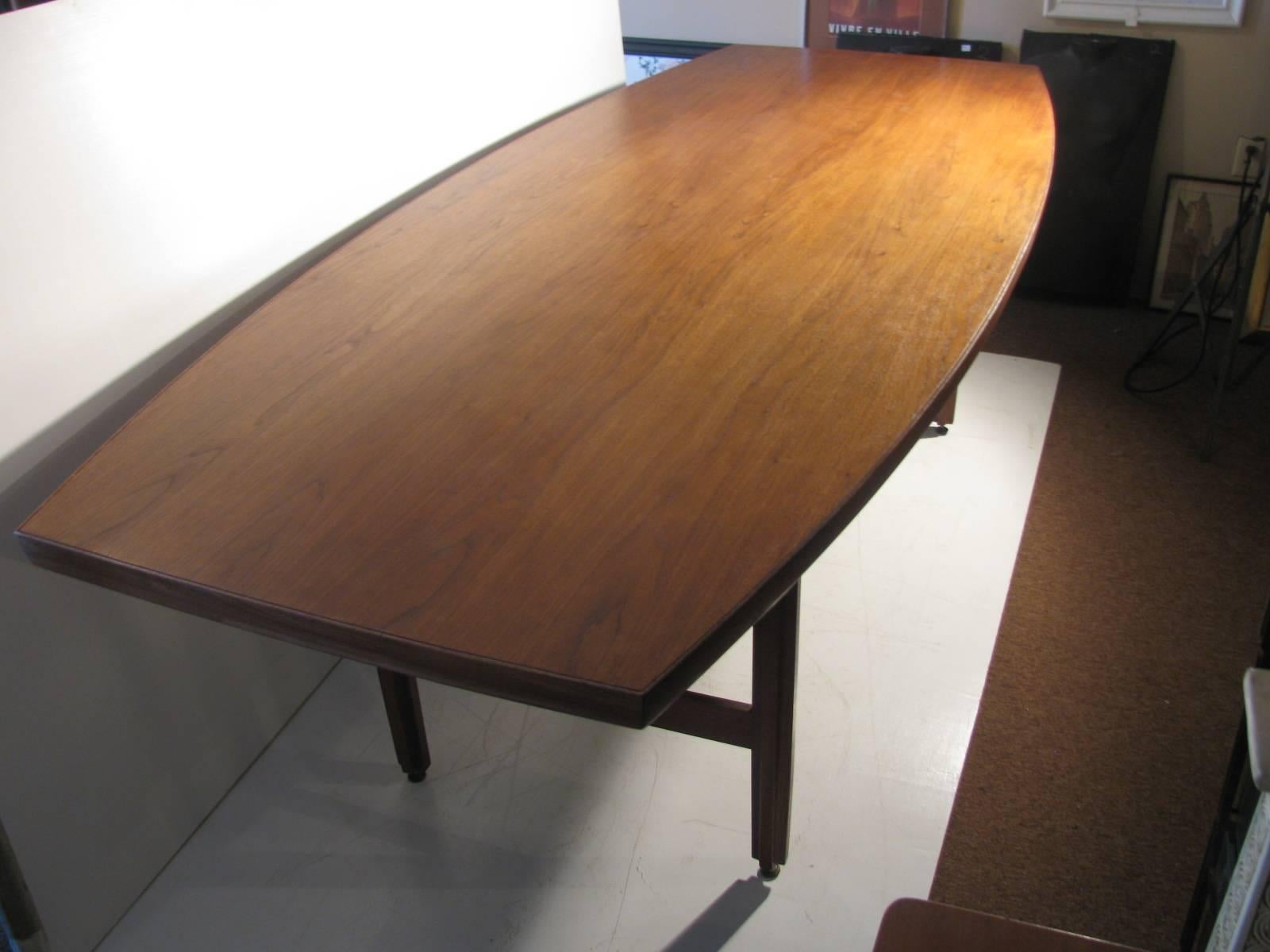 boat shape dining table