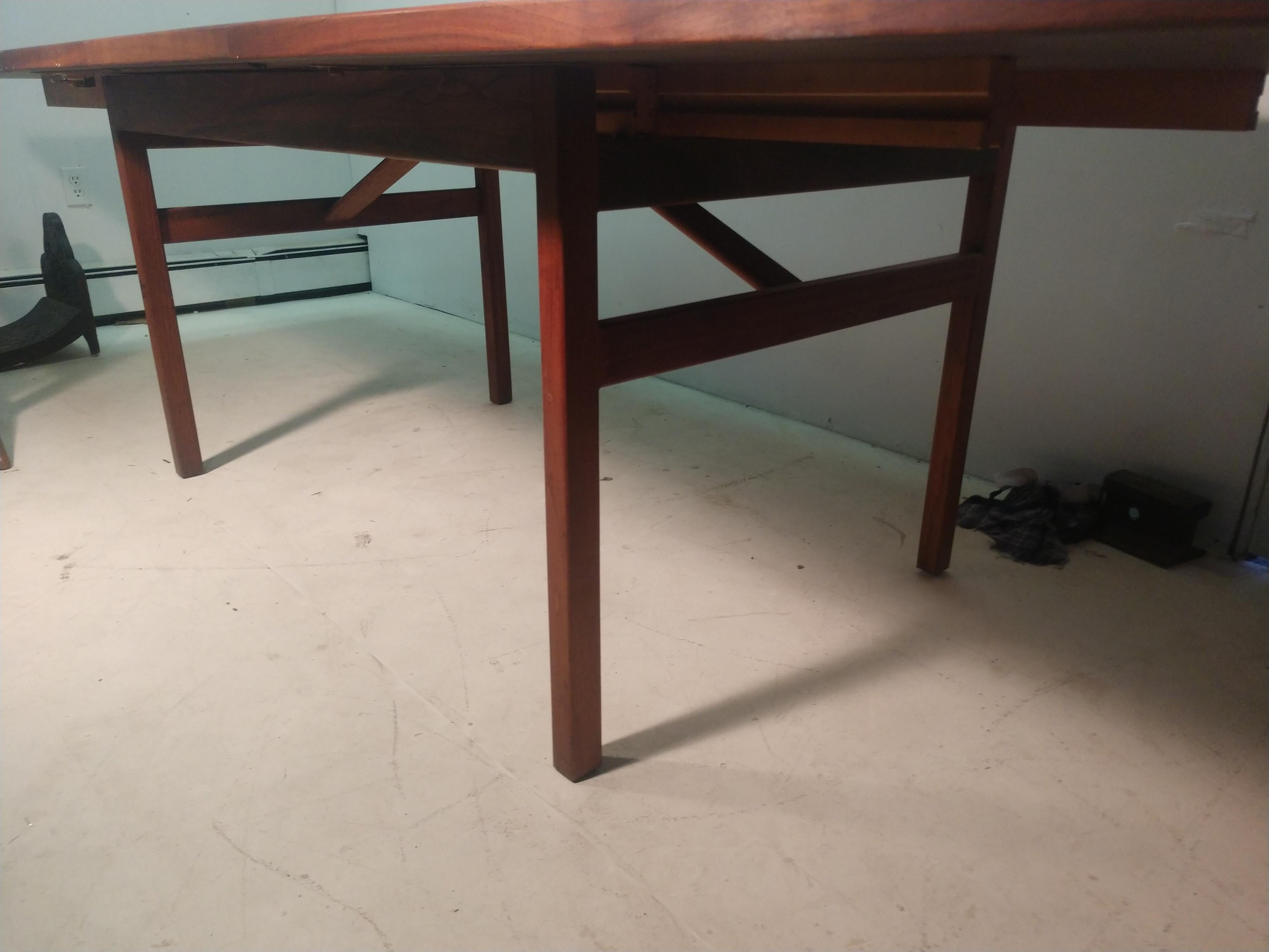 Mid-Century Modern Boat Shaped Walnut Dining Table with 2 Leaves by Jen's Risom 7