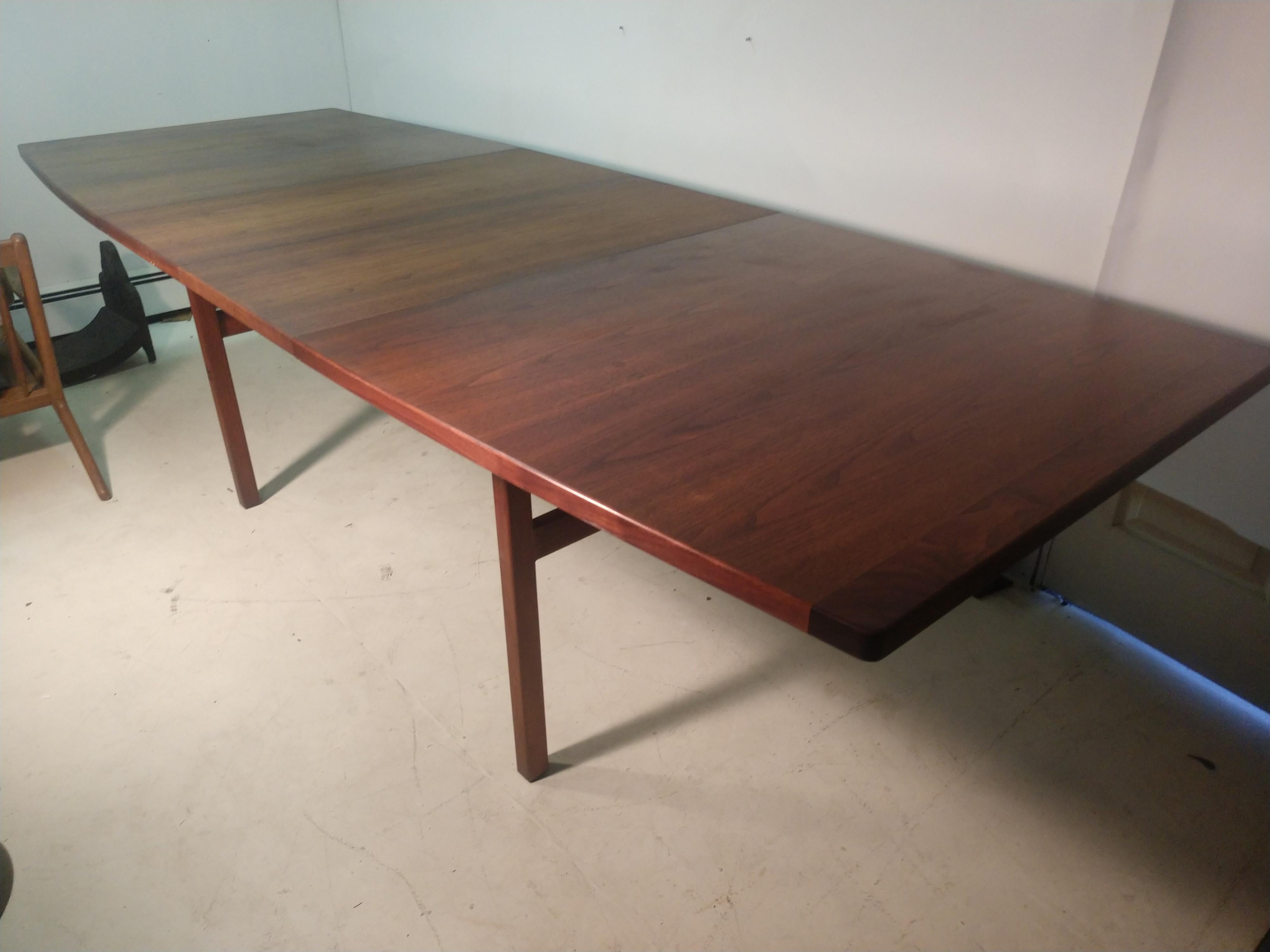 Mid-Century Modern Boat Shaped Walnut Dining Table with 2 Leaves by Jen's Risom 8