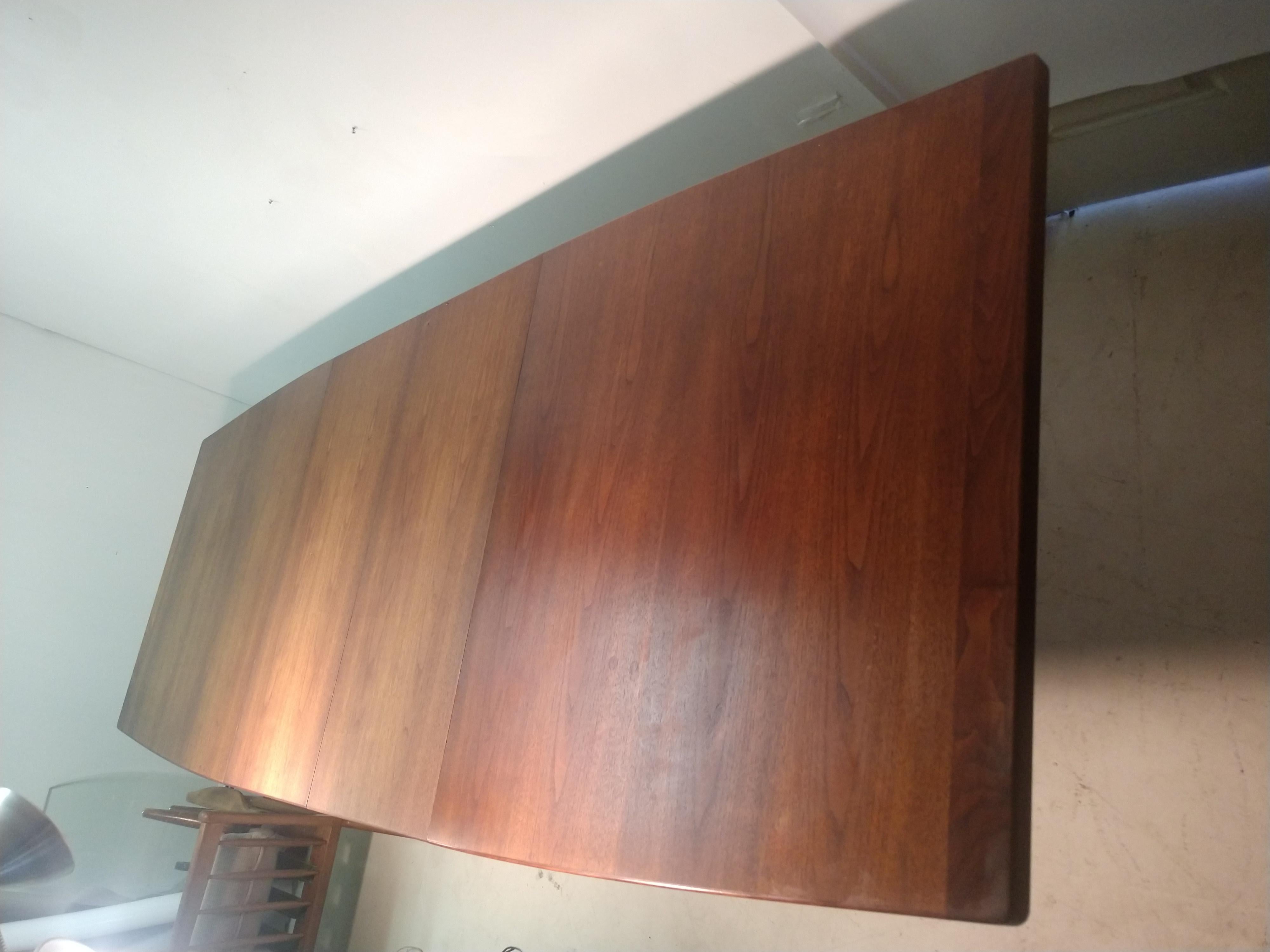 Mid-Century Modern Boat Shaped Walnut Dining Table with 2 Leaves by Jen's Risom 9
