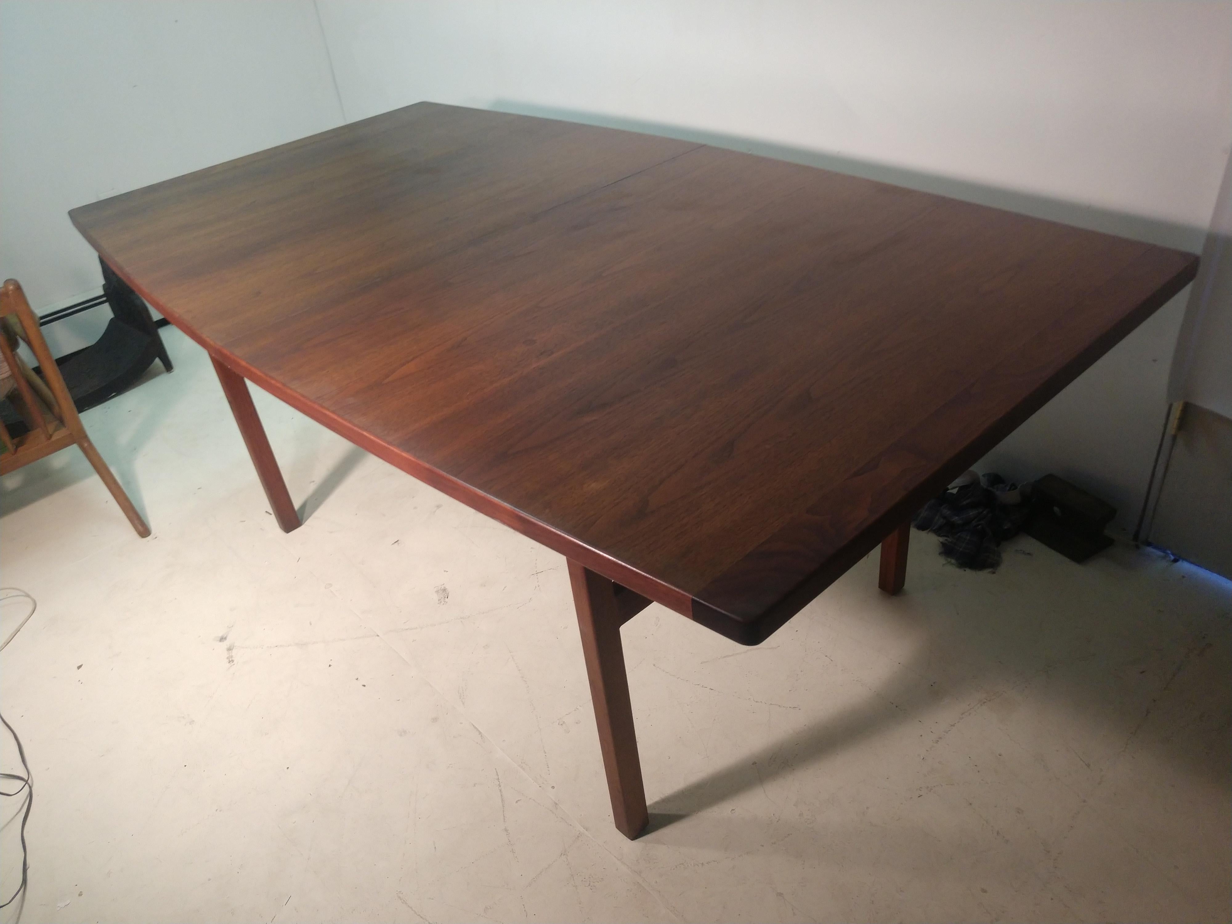 Mid-Century Modern Boat Shaped Walnut Dining Table with 2 Leaves by Jen's Risom 2