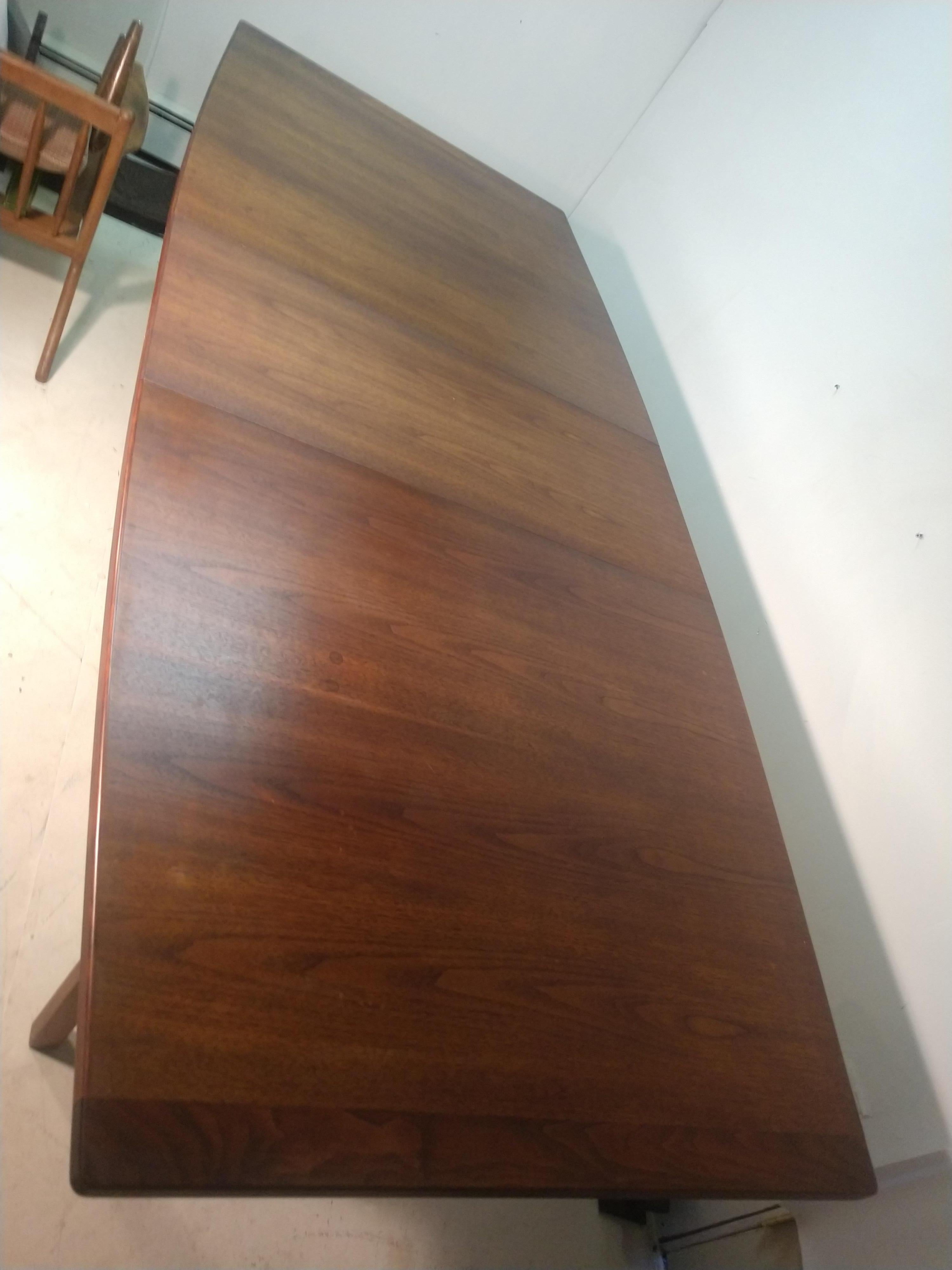 Mid-Century Modern Boat Shaped Walnut Dining Table with 2 Leaves by Jen's Risom 3