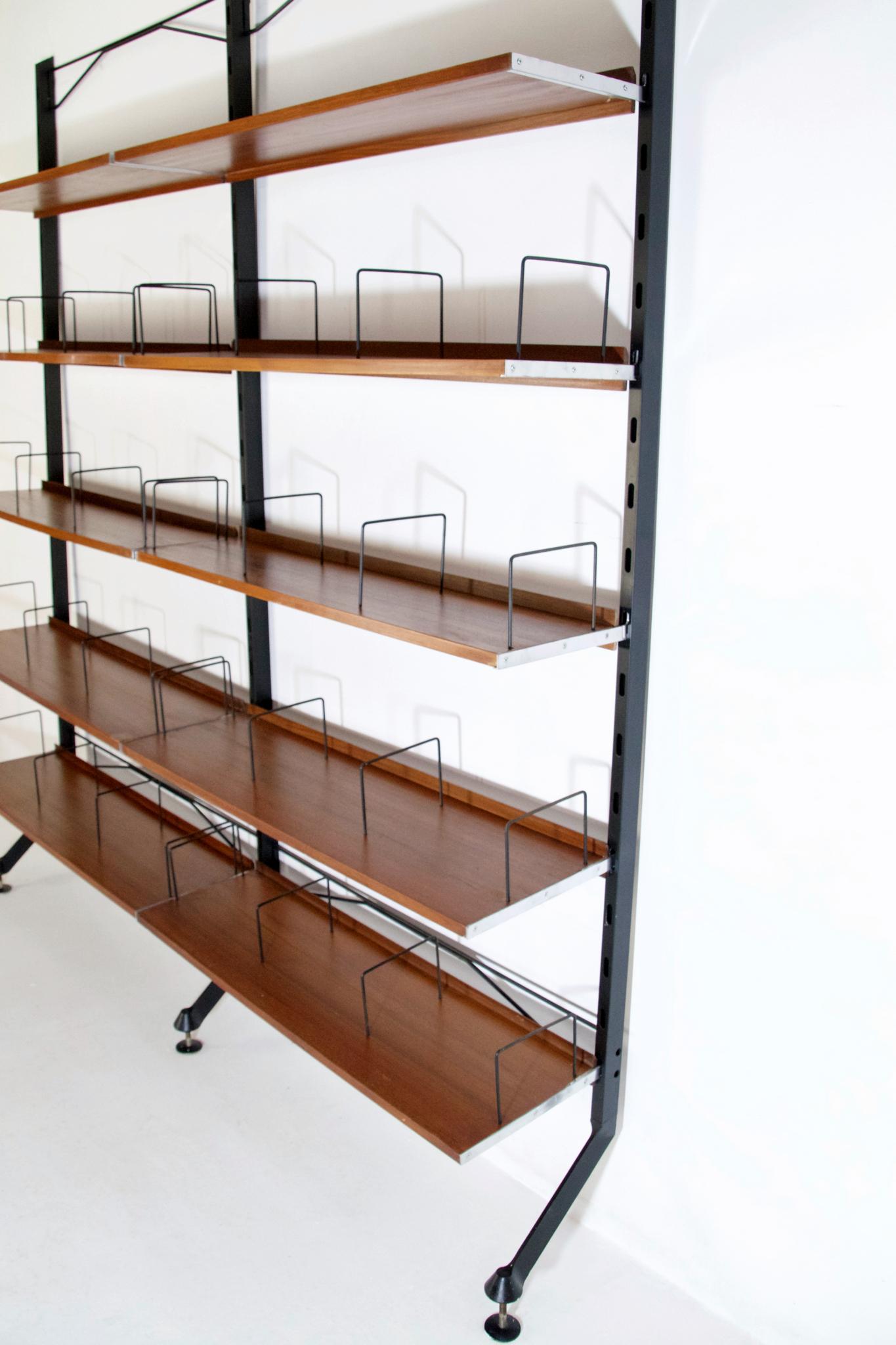 Modernes Bücherregal aus der Mitte des Jahrhunderts von Ico Parisi für MIM Rom (Aluminium) im Angebot