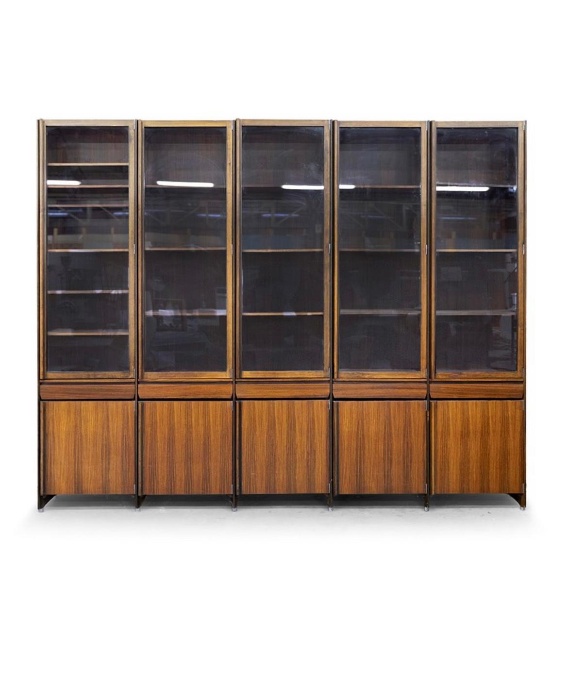 Modernes Bücherregal der Jahrhundertmitte von Ico Parisi, Italien, 1950er Jahre (Italienisch) im Angebot