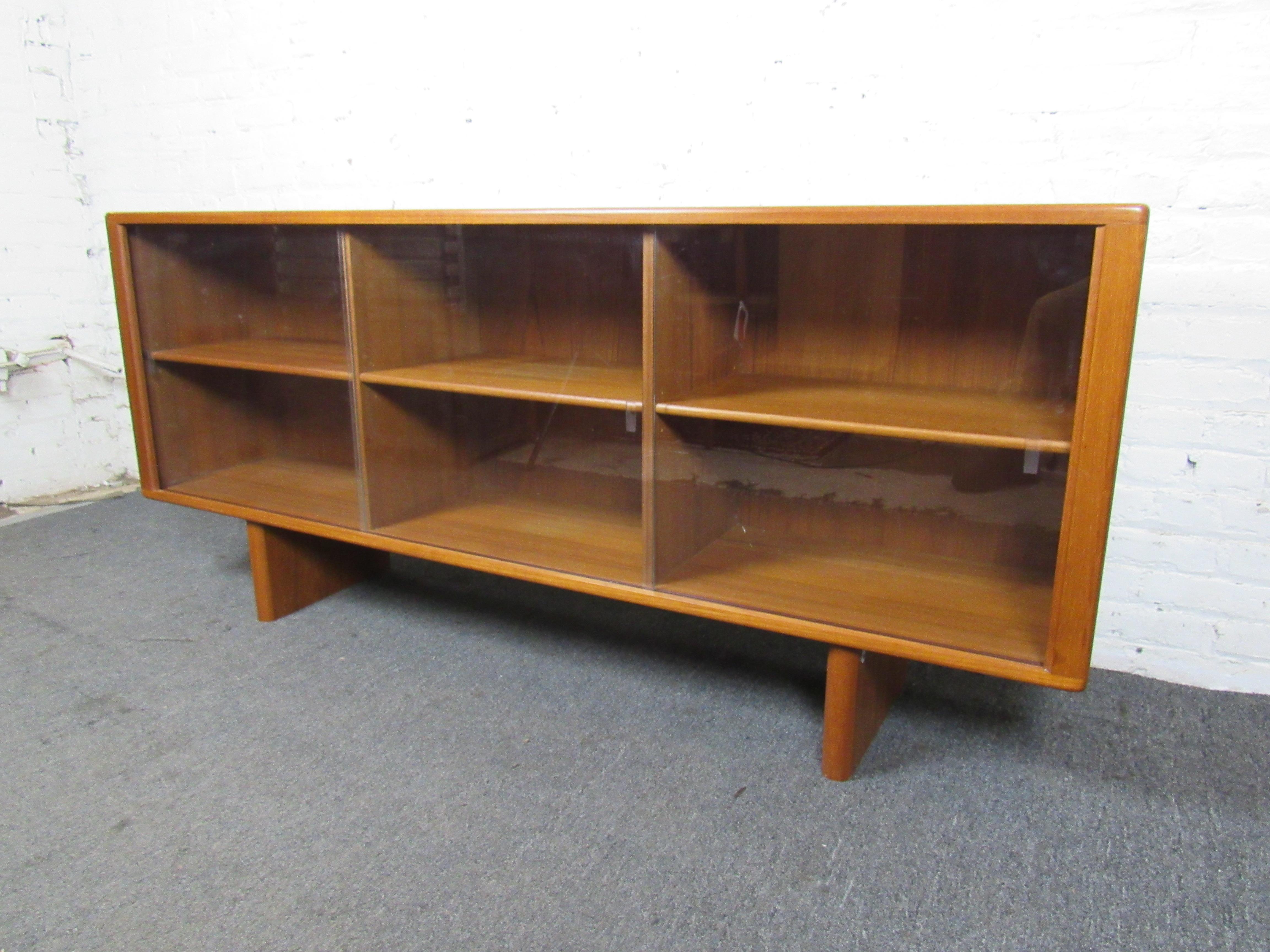 Mid-Century Modern Bookcase Console In Good Condition In Brooklyn, NY
