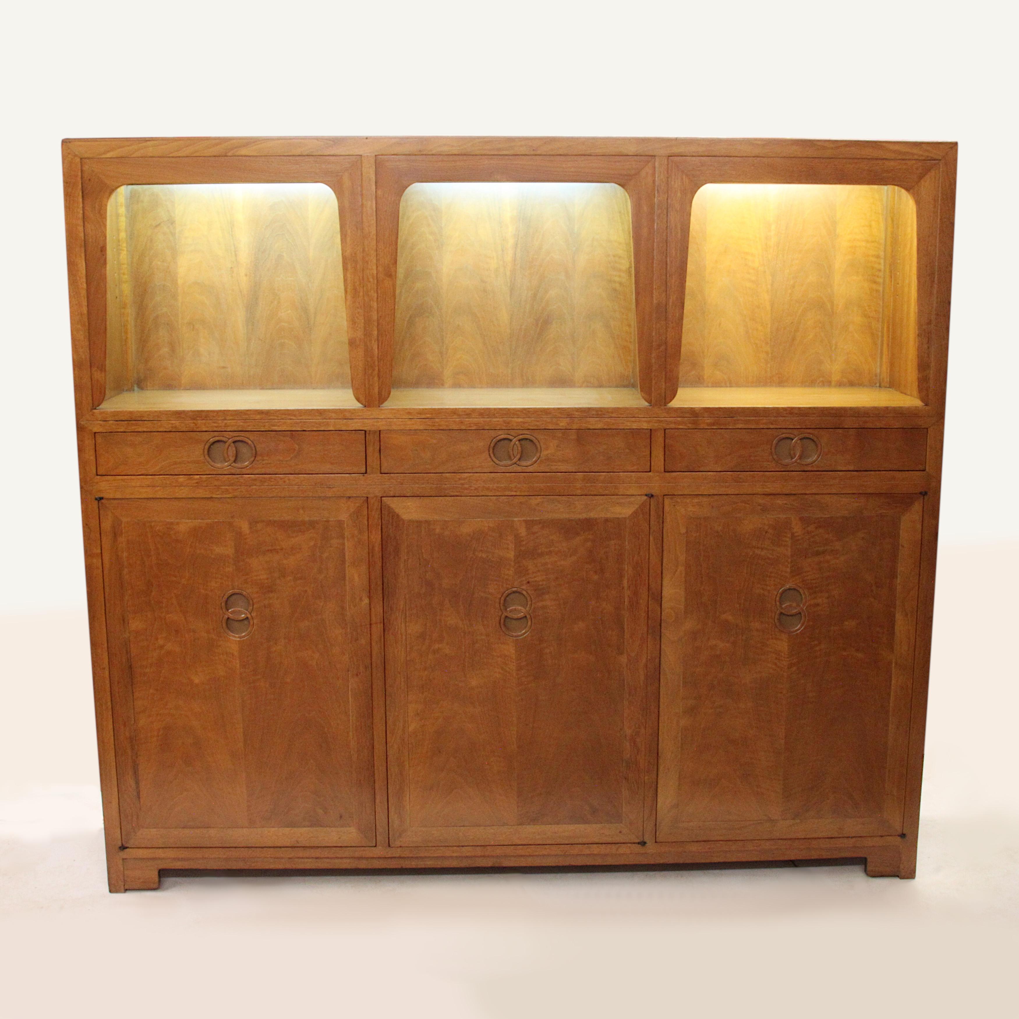 American Mid-Century Modern Bookcase Display Case Cabinet by Michael Taylor for Baker For Sale