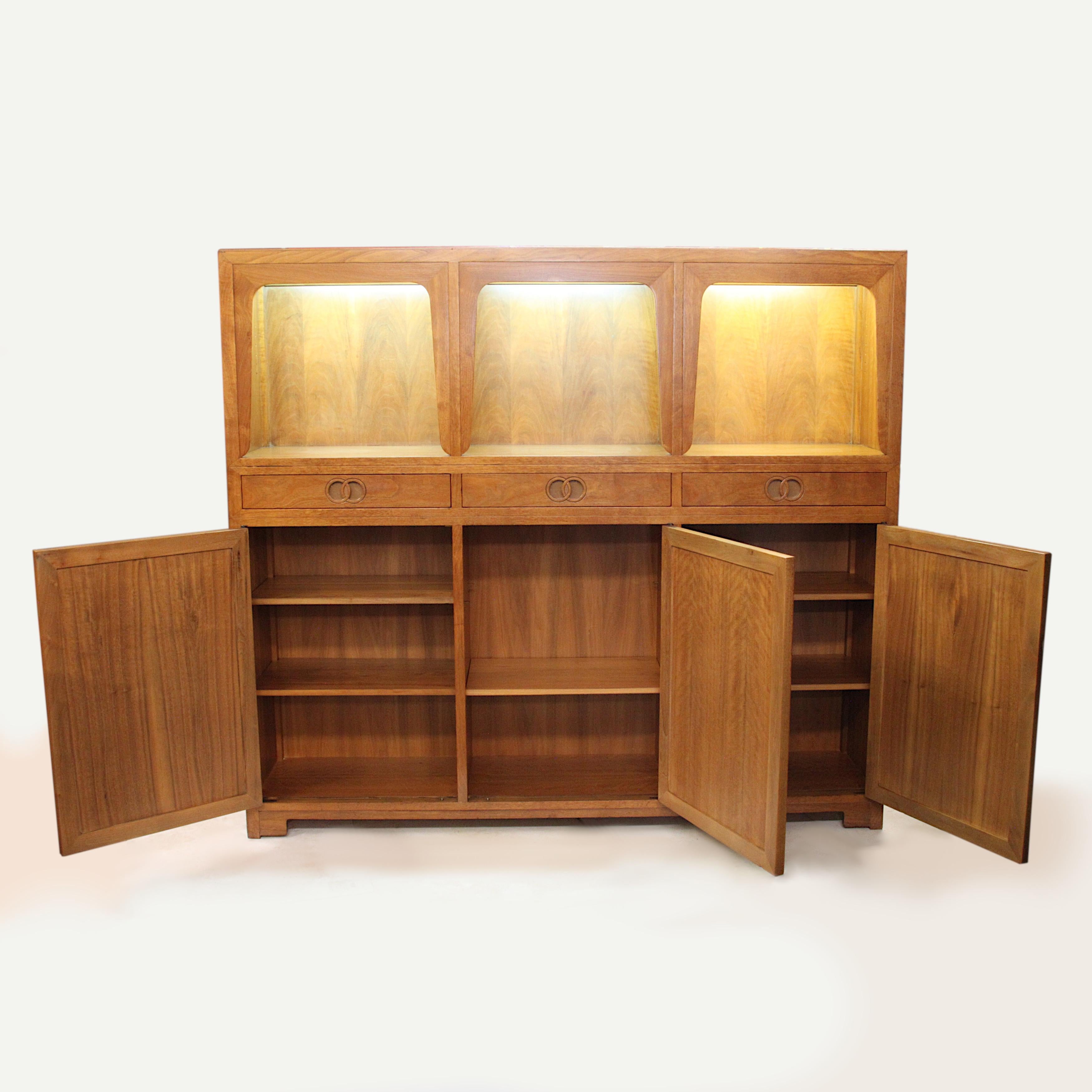 Veneer Mid-Century Modern Bookcase Display Case Cabinet by Michael Taylor for Baker For Sale