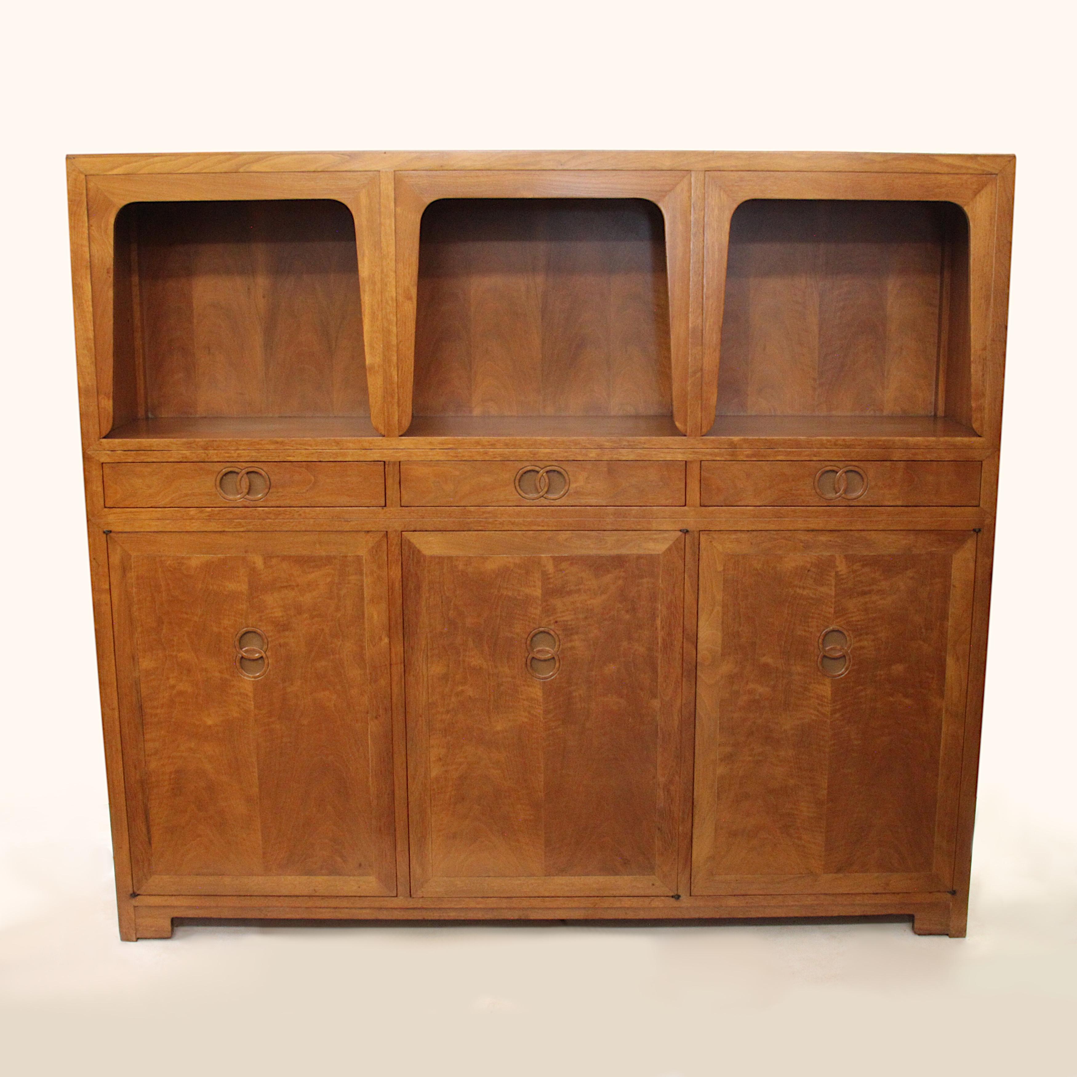 Mid-Century Modern Bookcase Display Case Cabinet by Michael Taylor for Baker In Good Condition In Lafayette, IN