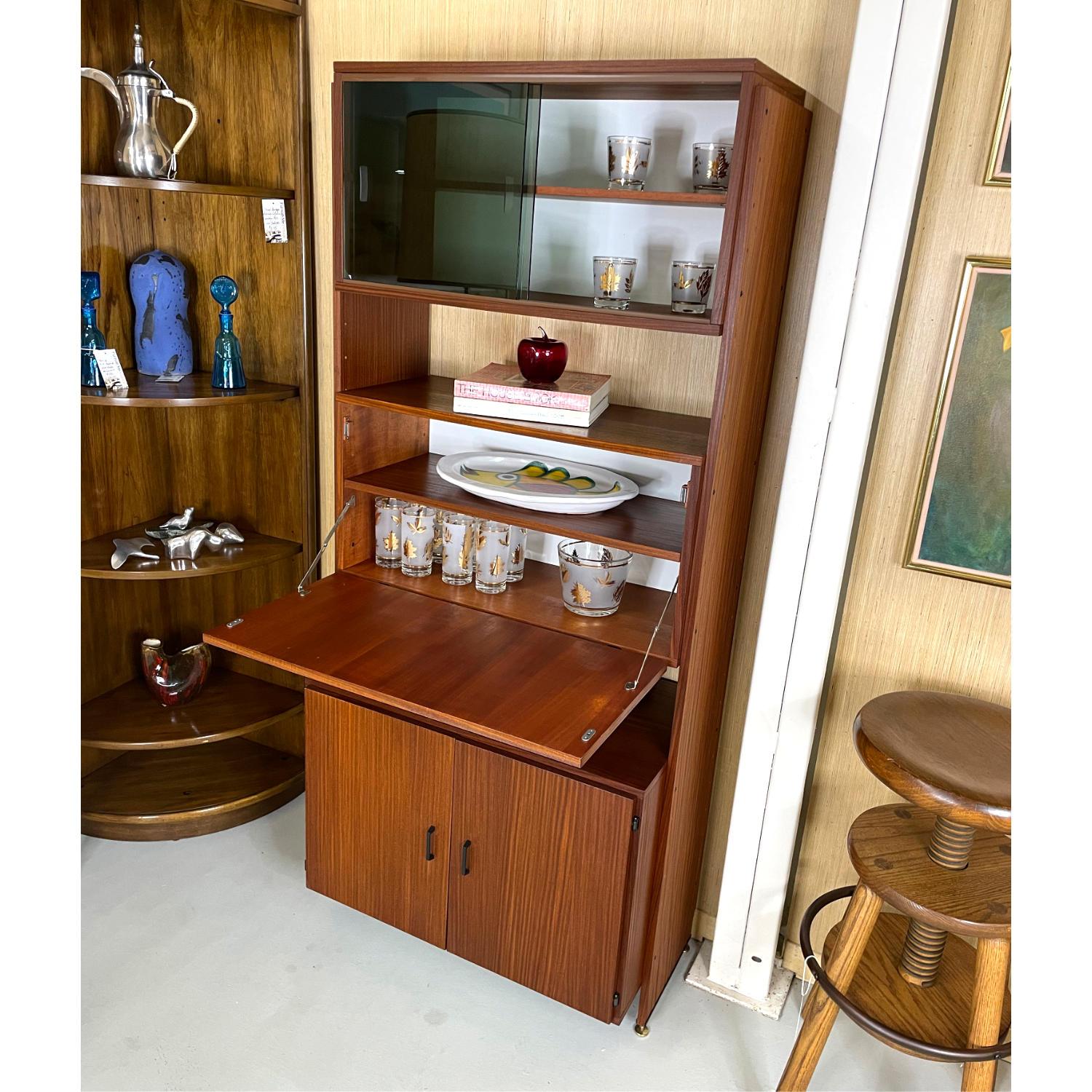 Mid-Century Modern Bookcase Hutch with Secretary Bar and Storage Cabinet In Good Condition In Chattanooga, TN